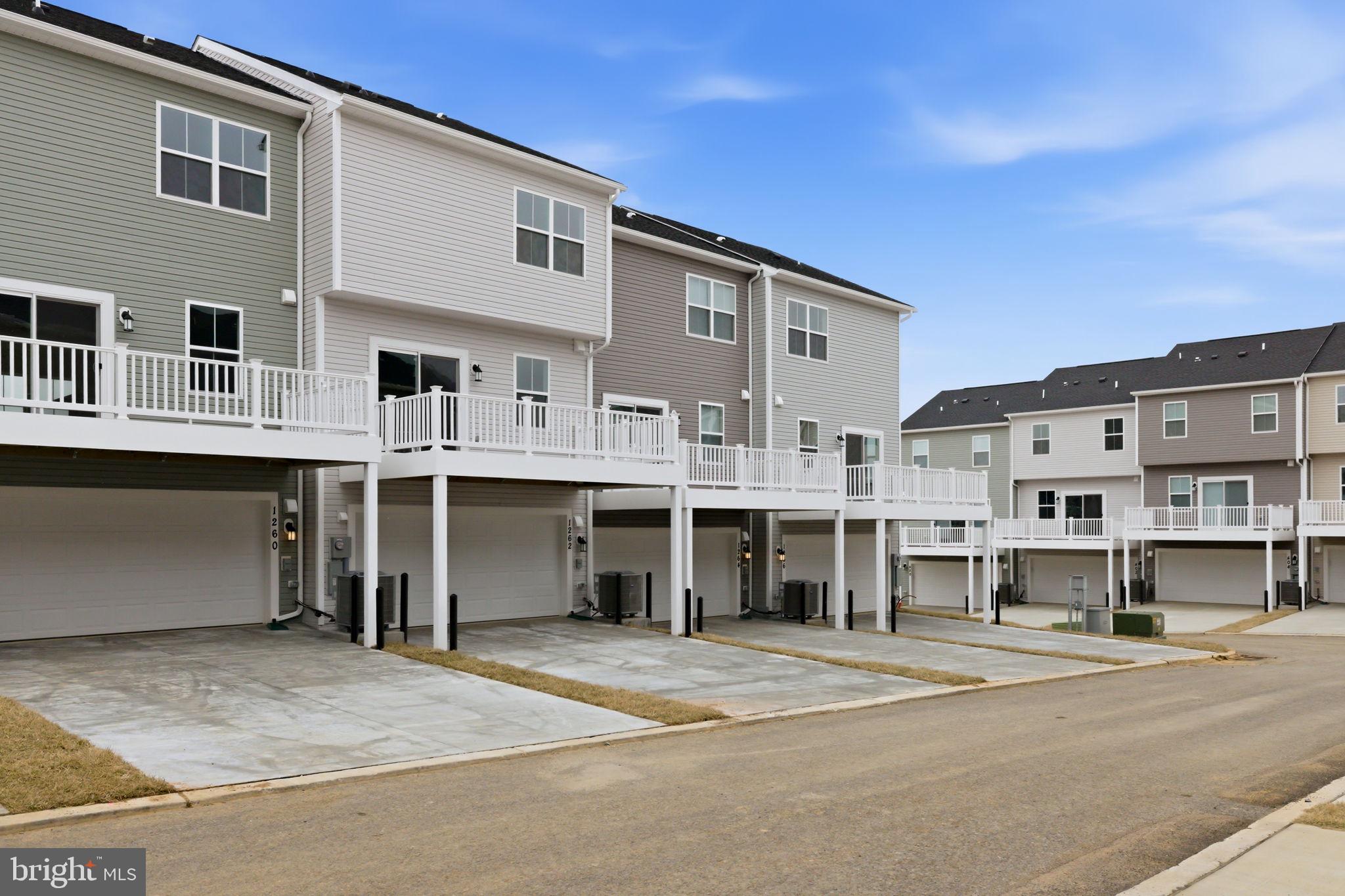 RED CLOVER MEADOWS - Residential Lease