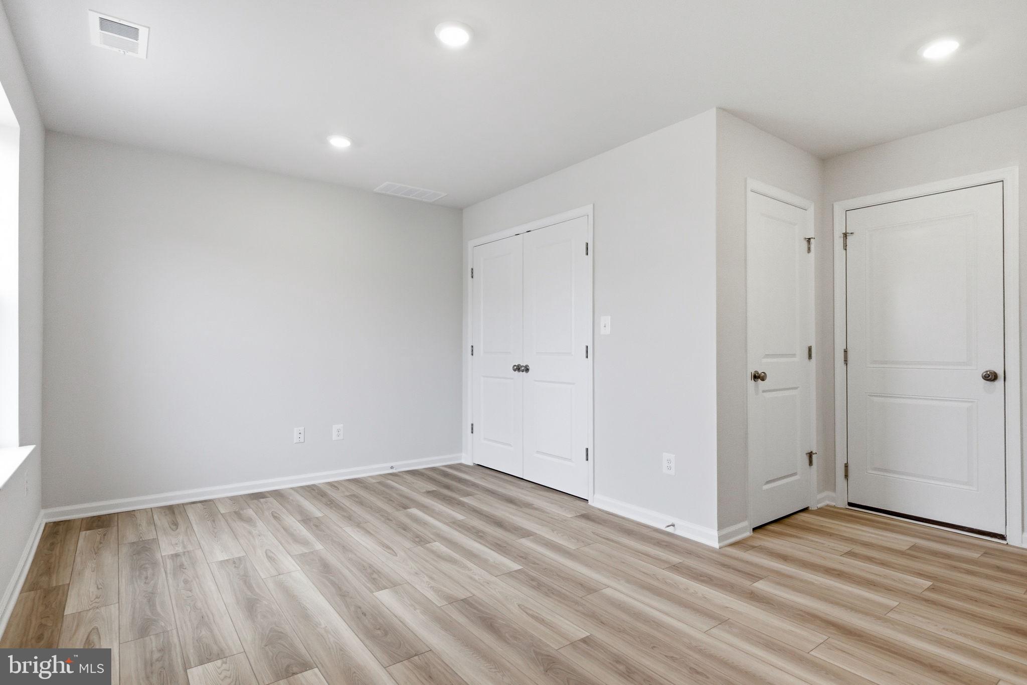 RED CLOVER MEADOWS - Residential Lease