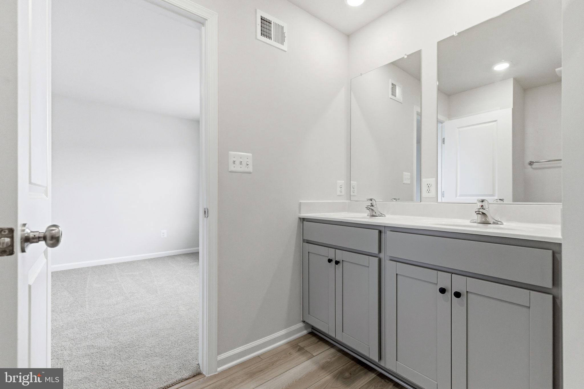 RED CLOVER MEADOWS - Residential Lease