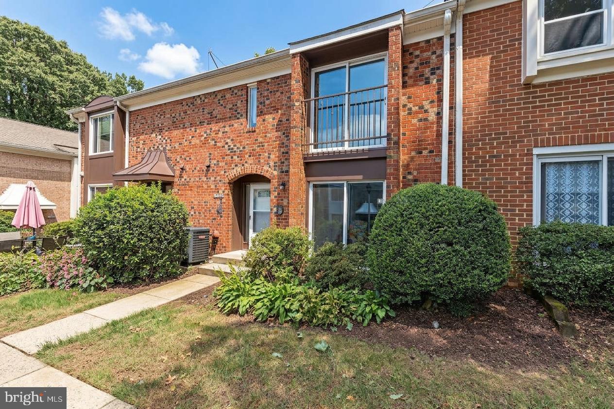 3743 PERSIMMON CIRCLE