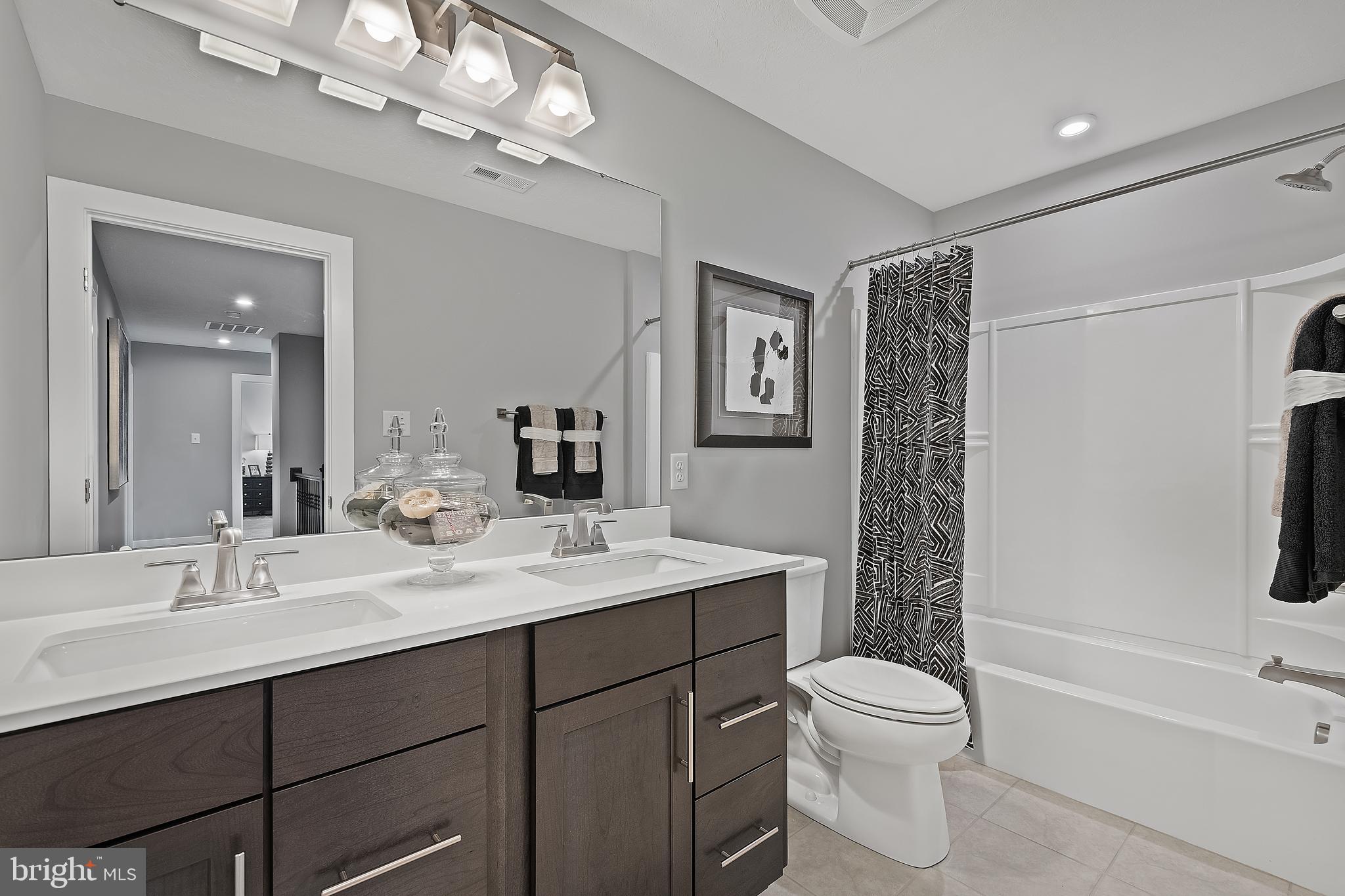 STRAY WINDS FARM - Residential