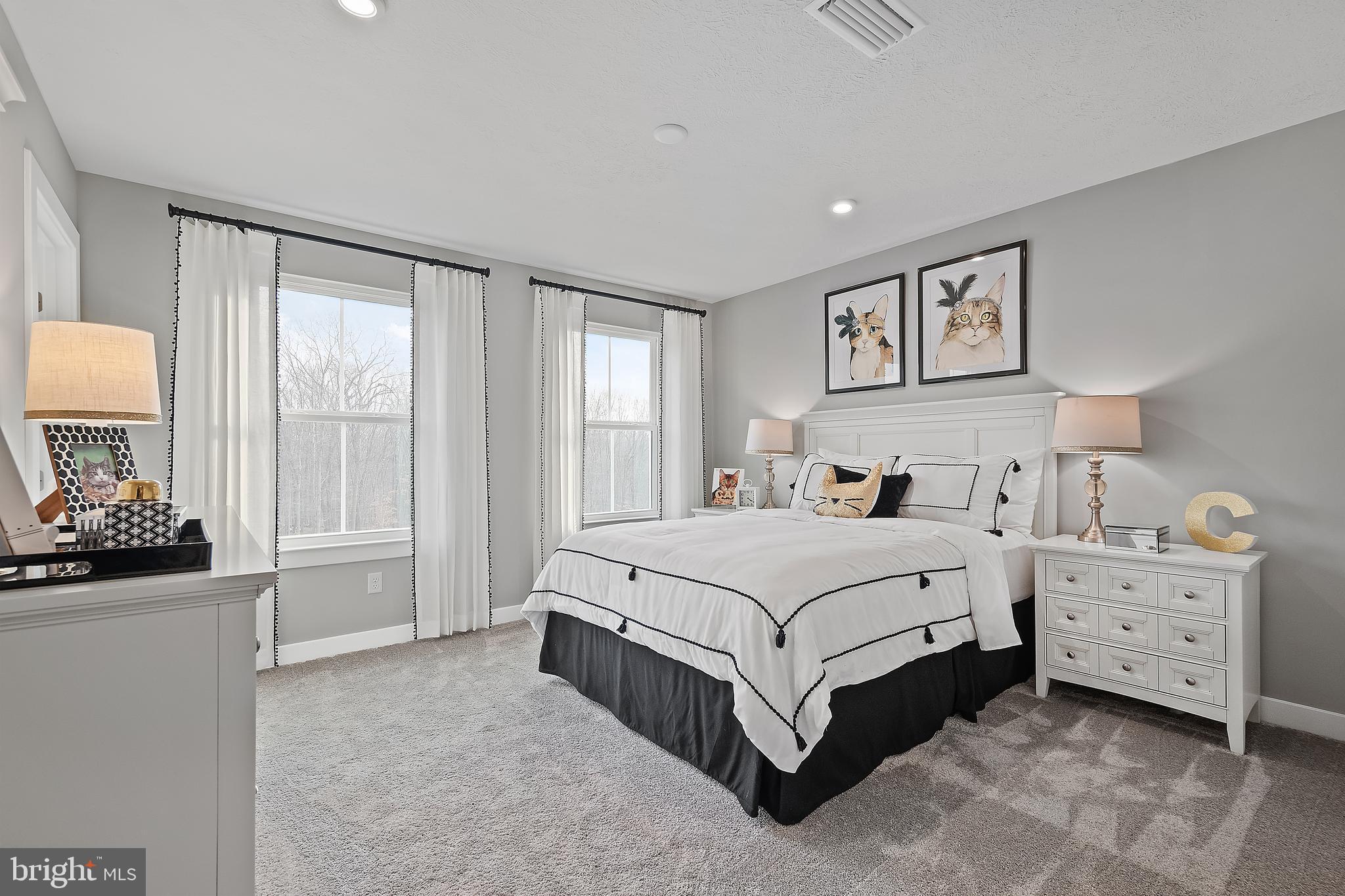 STRAY WINDS FARM - Residential