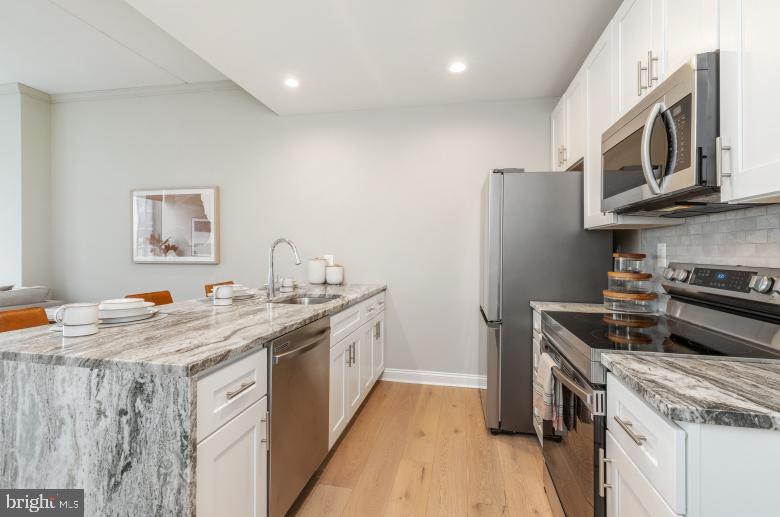 139 N 23RD STREET 59 305
