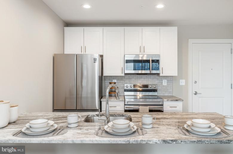 139 N 23RD STREET 59 305