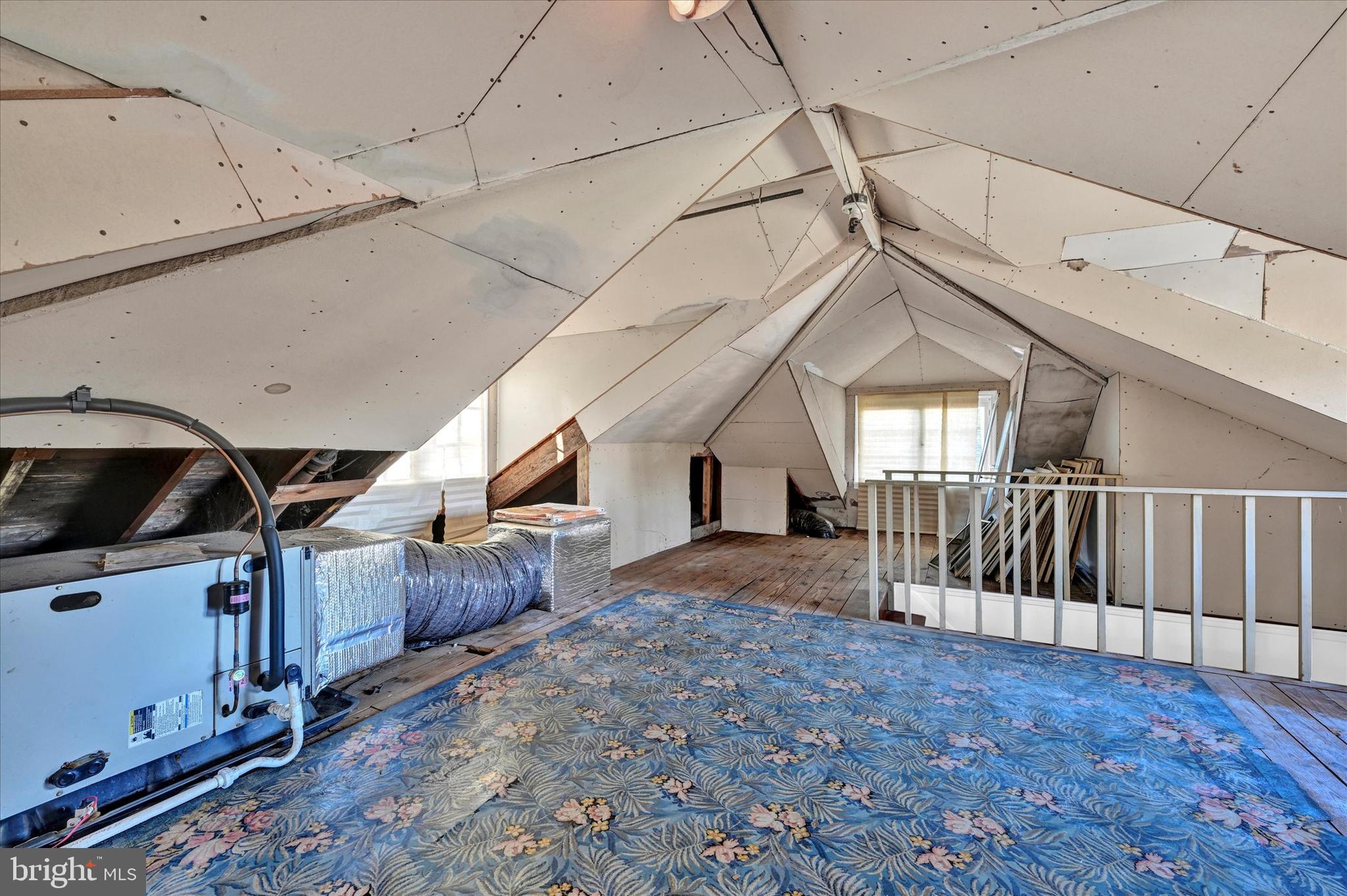 WEST HILLS - Residential