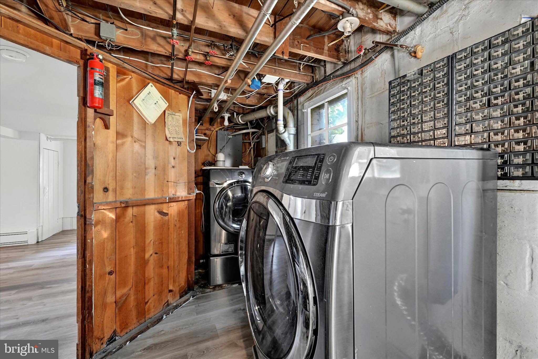 WEST HILLS - Residential