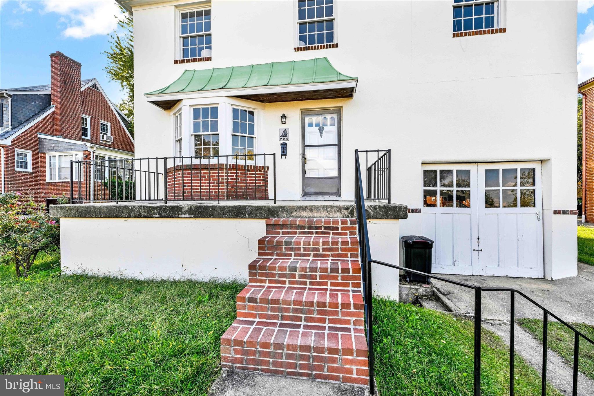 WEST HILLS - Residential