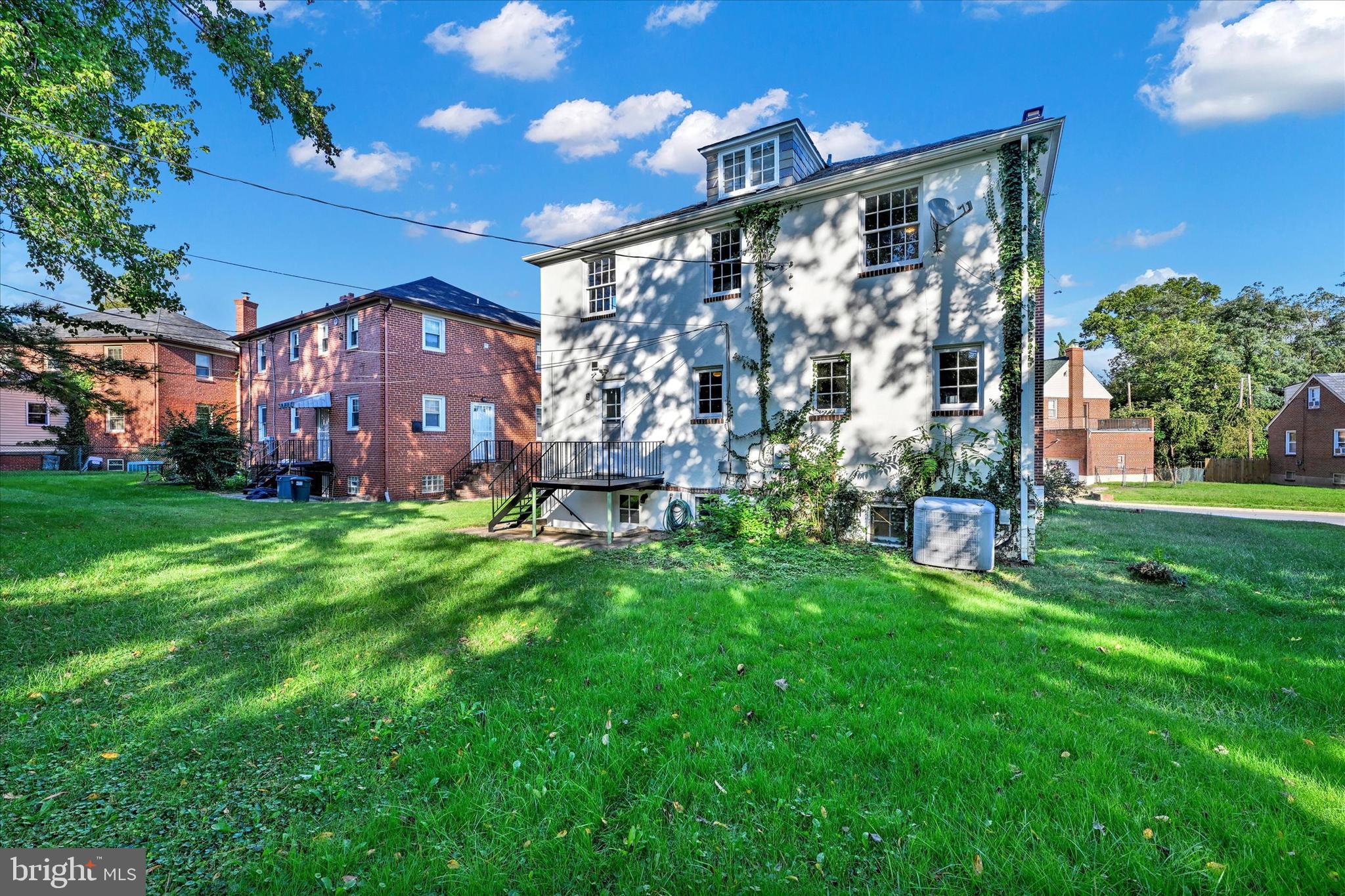 WEST HILLS - Residential