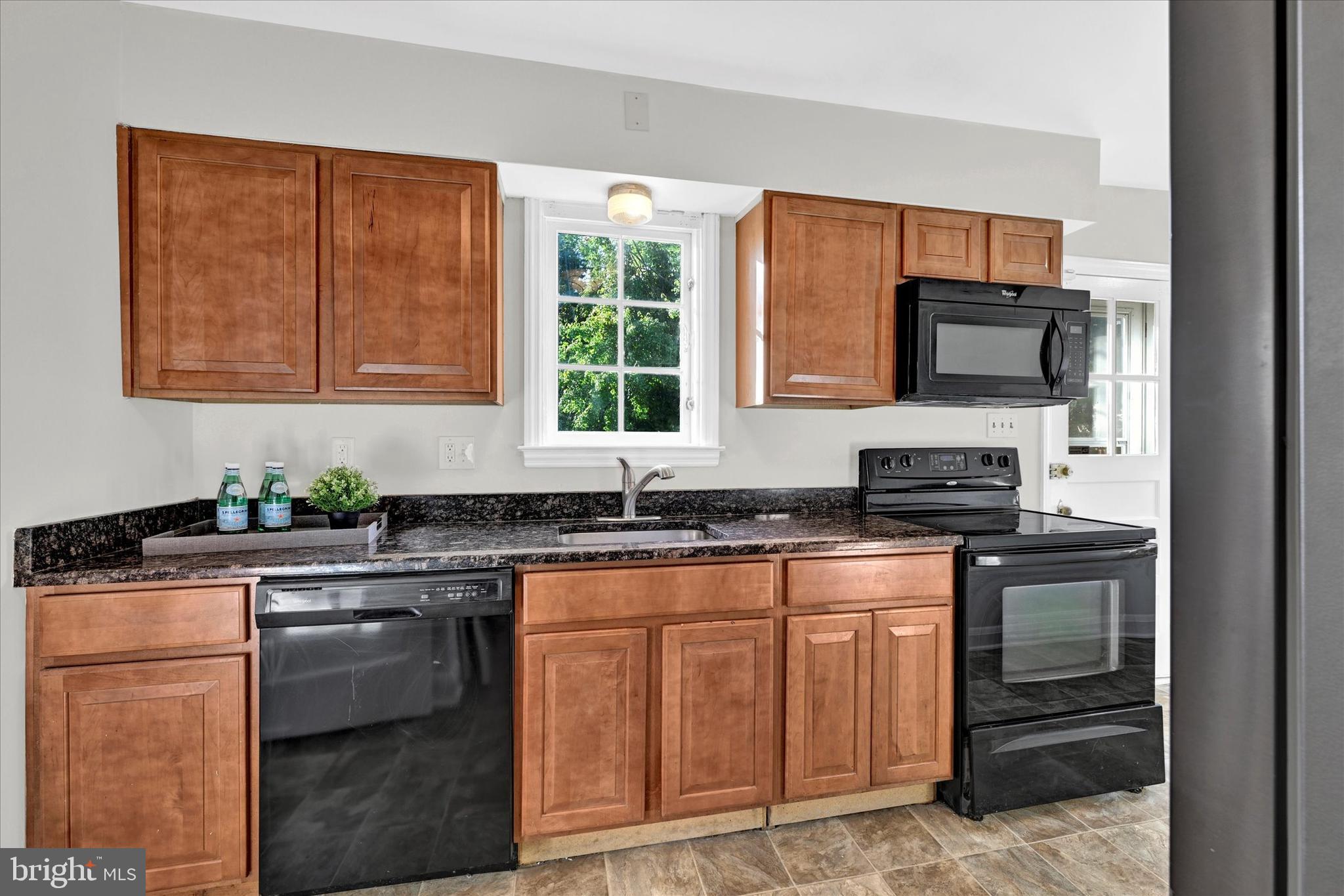 WEST HILLS - Residential