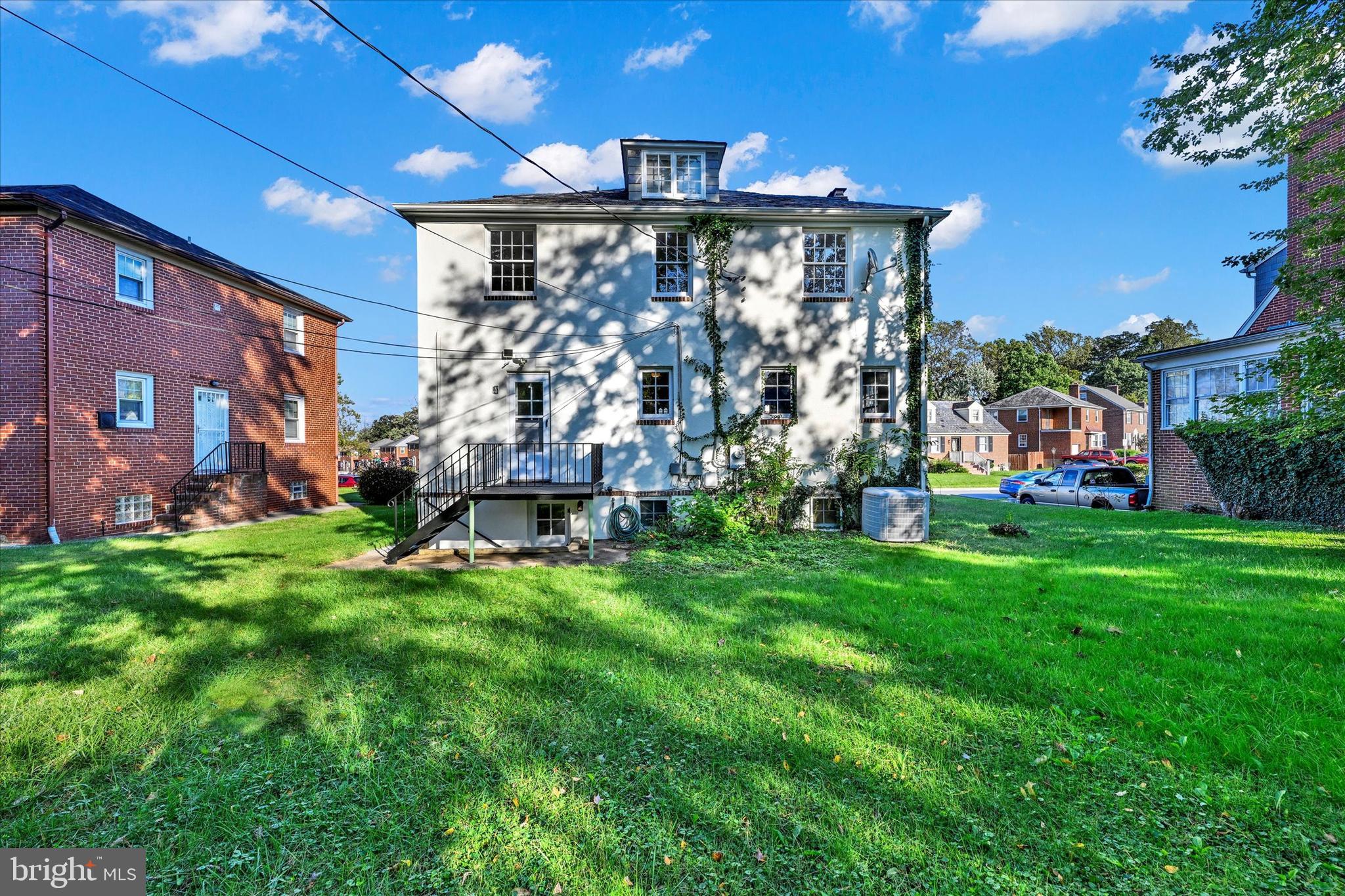 WEST HILLS - Residential