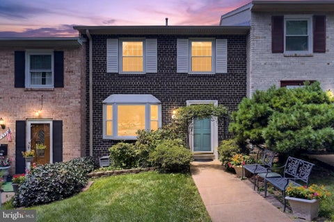 Townhouse For Rent - 4720 Exeter Street<br/> ANNANDALE, VA 22003