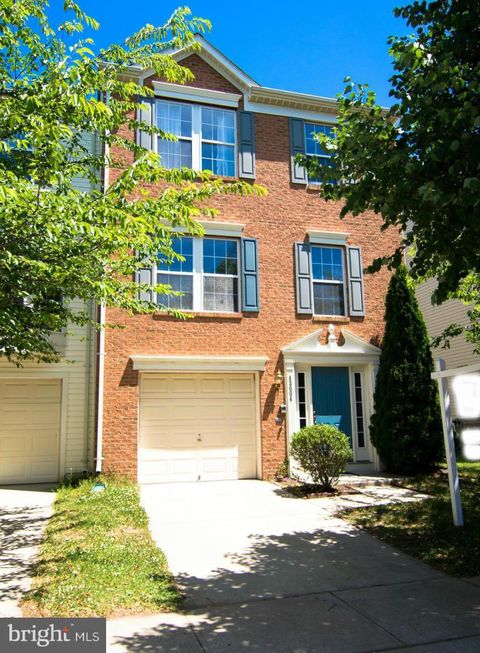 Townhouse For Rent - 43004 Center Street<br/> CHANTILLY, VA 20152