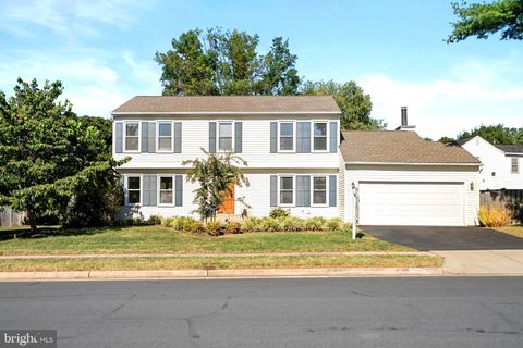 5213 KNOUGHTON CENTREVILLE VA 20120