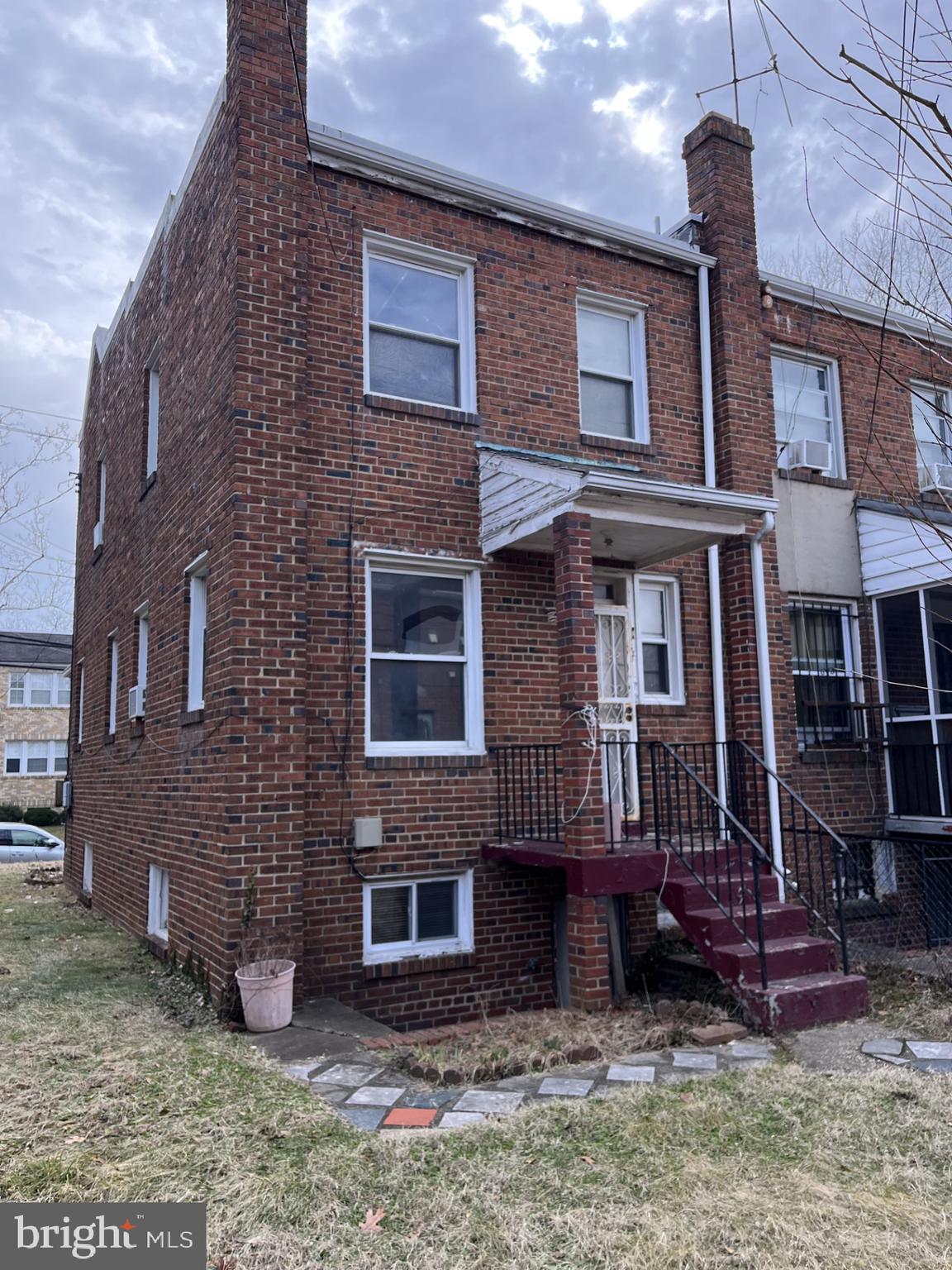 1807 FORT DAVIS STREET SE