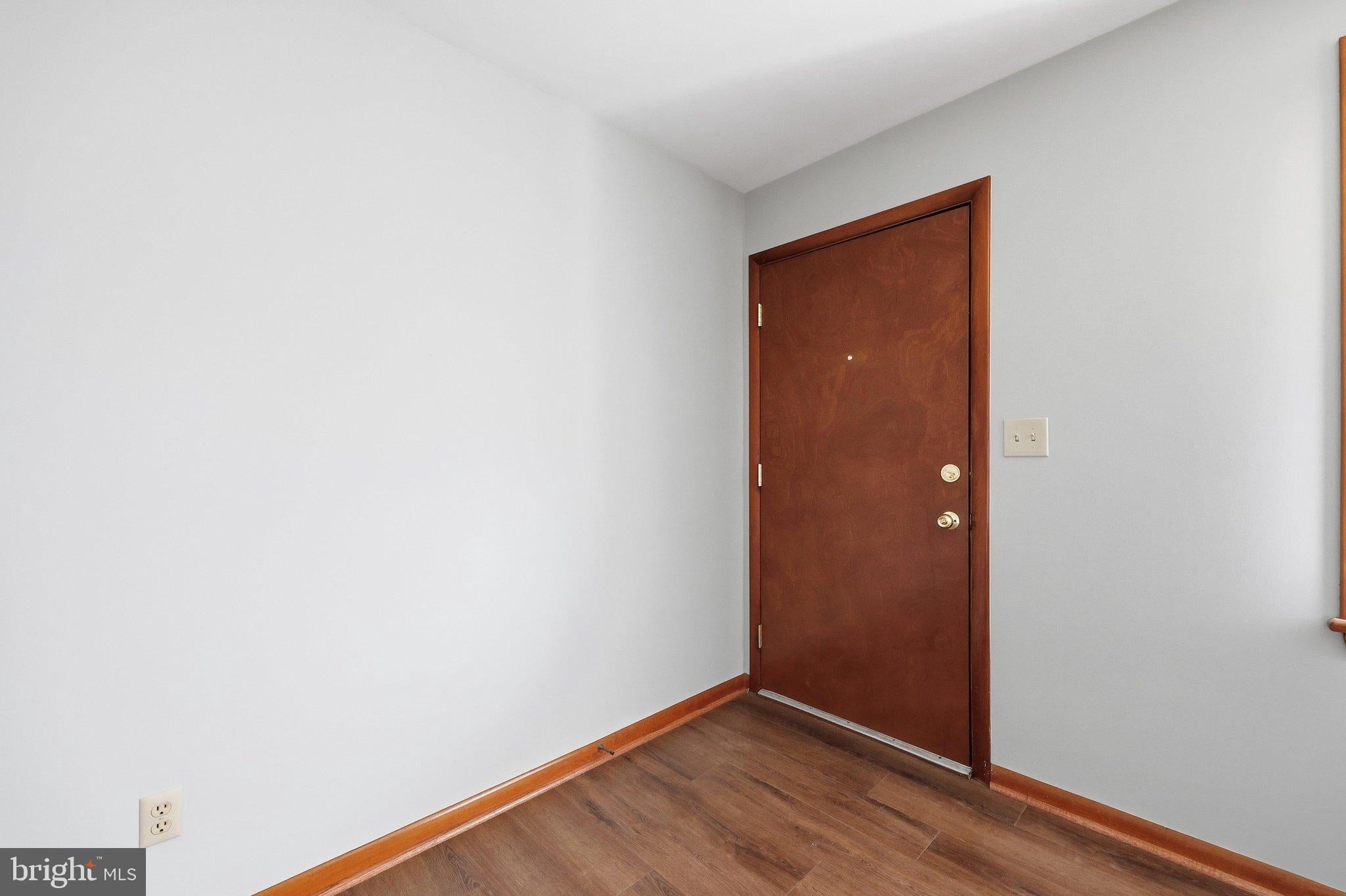 4015 JEFFERSON PIKE B
