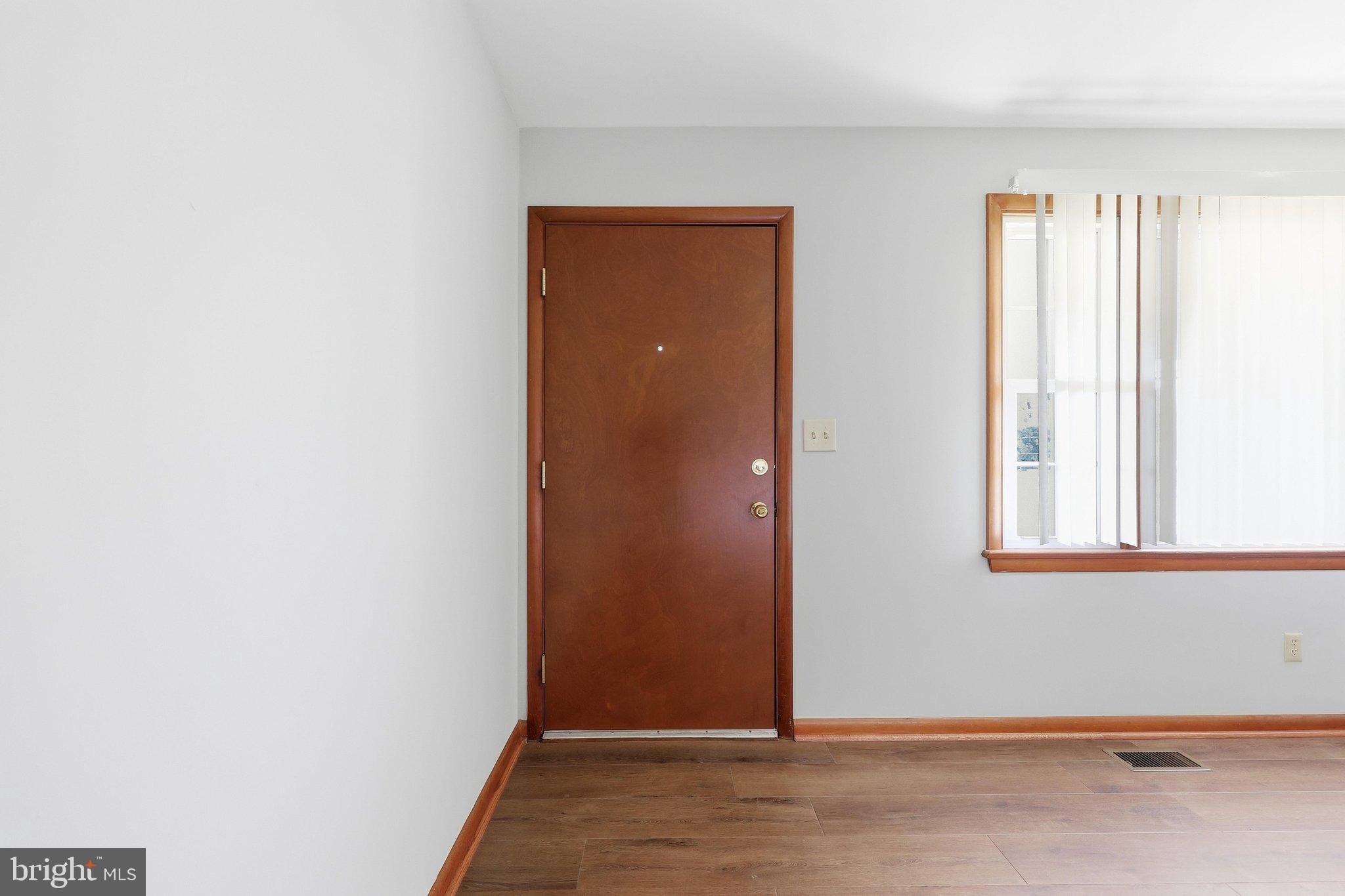 4015 JEFFERSON PIKE B