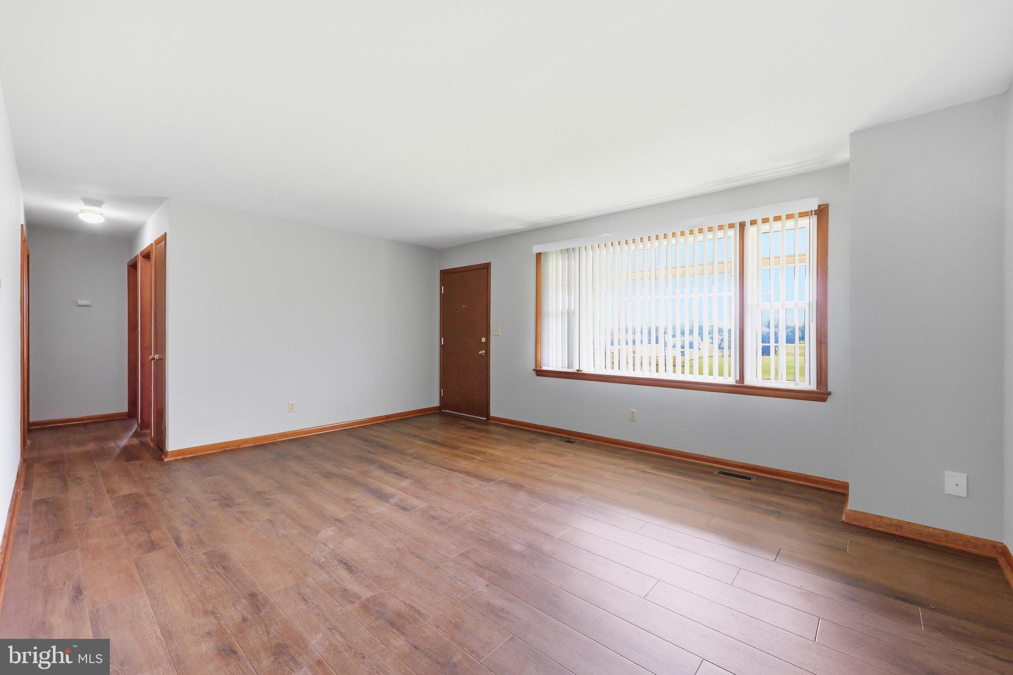 4015 JEFFERSON PIKE B