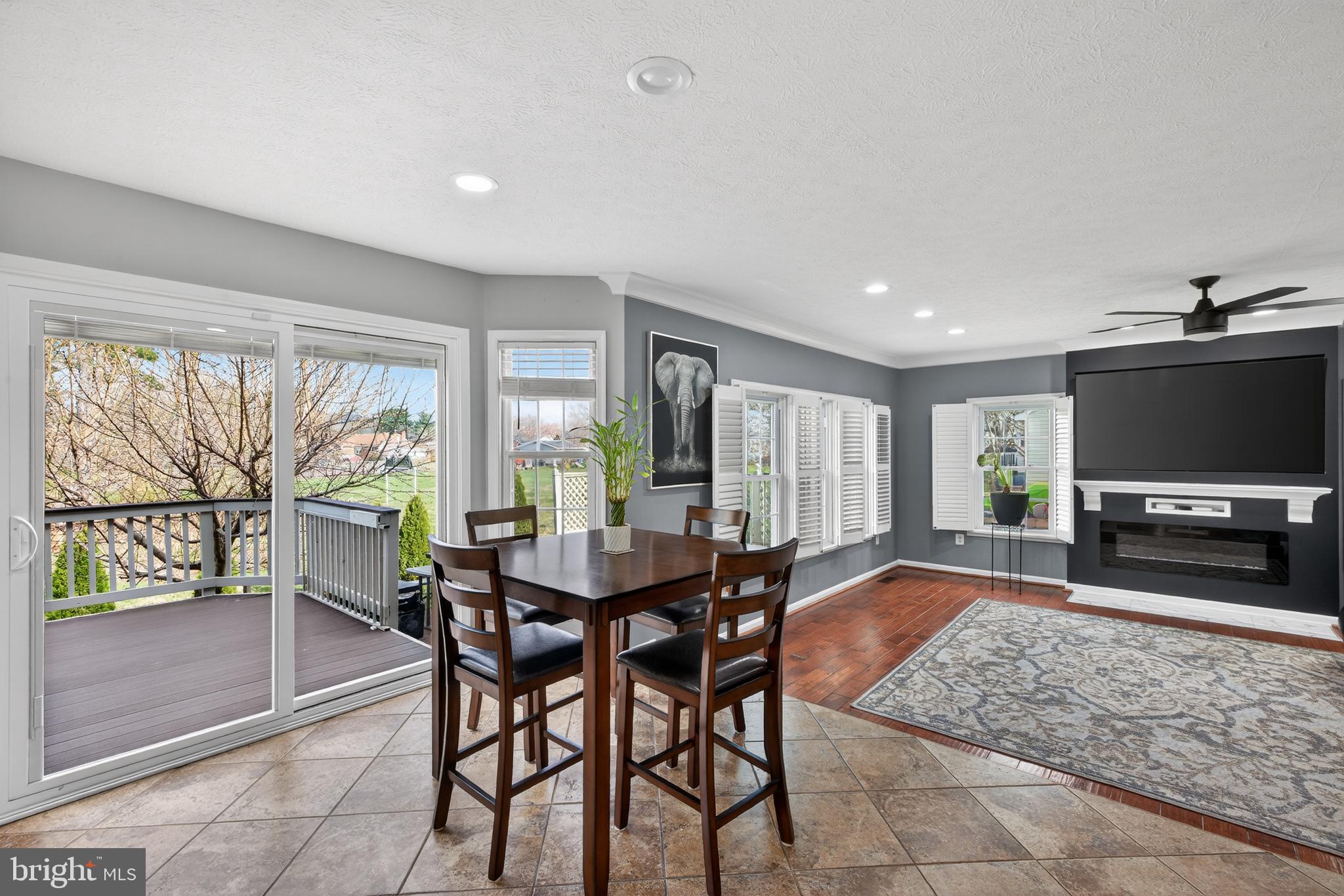 EMERALD FARM - Residential