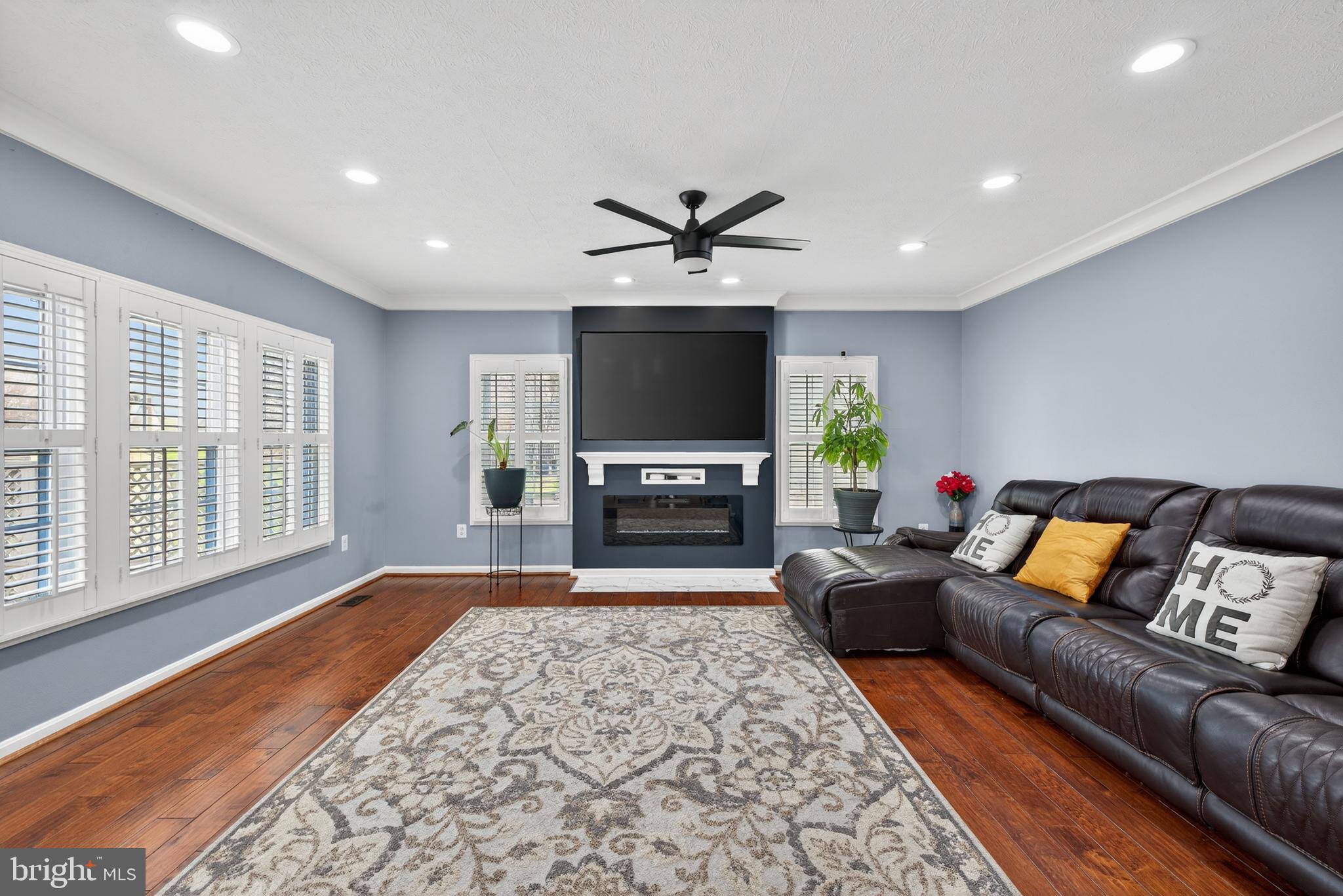 EMERALD FARM - Residential