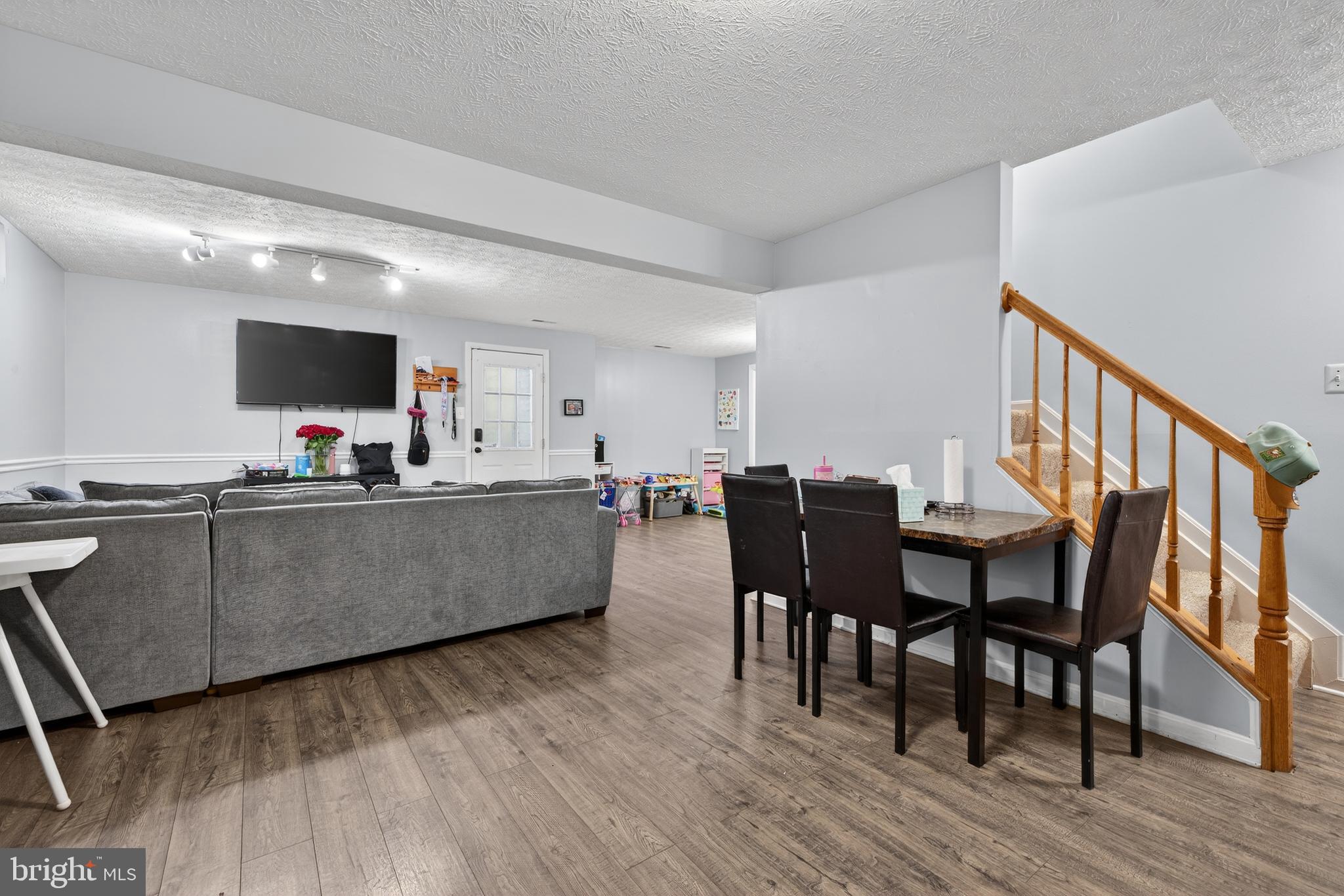 EMERALD FARM - Residential