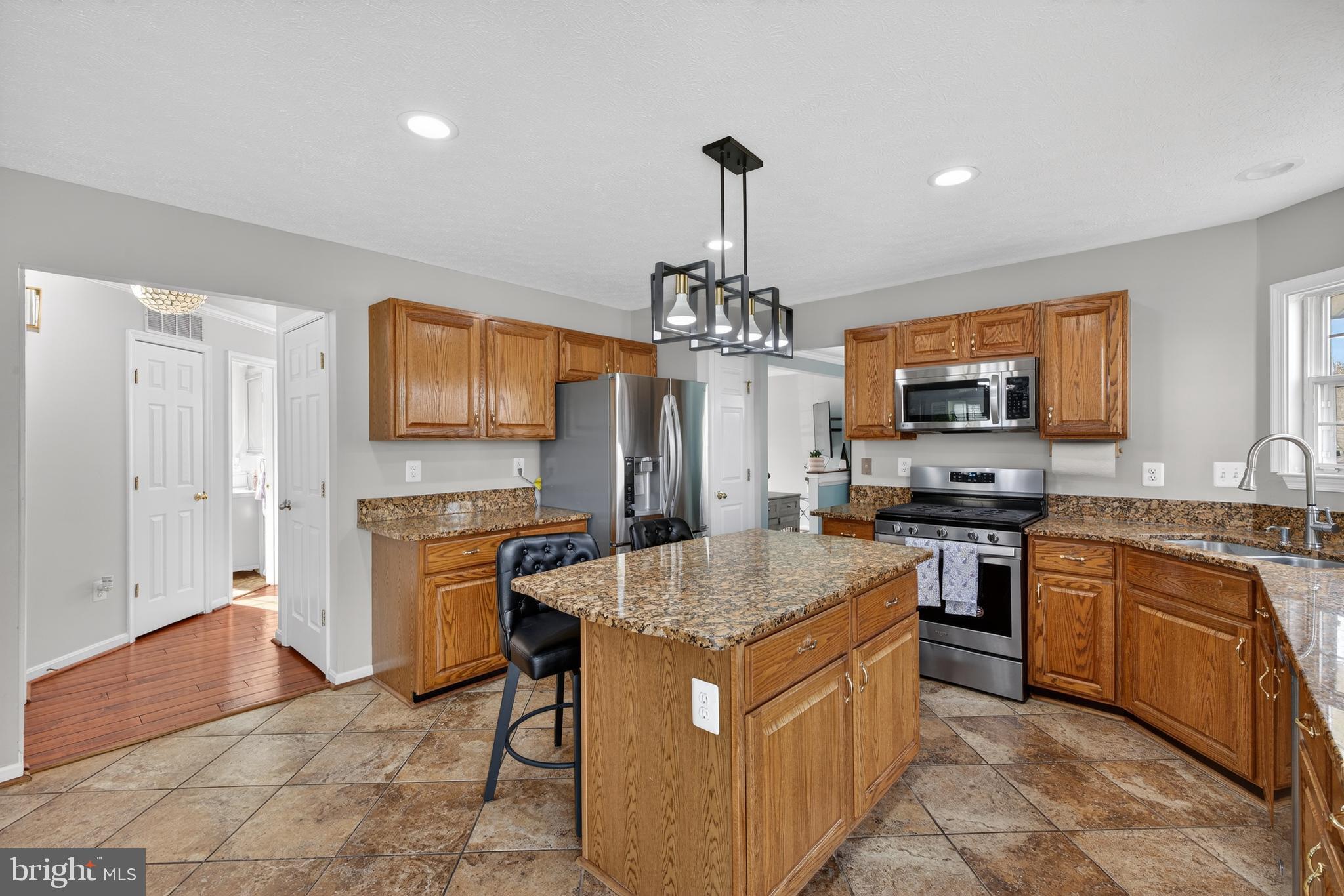 EMERALD FARM - Residential