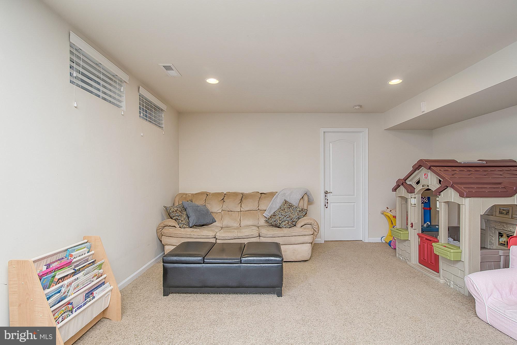 STAFFORD LAKES VILLAGE - Residential