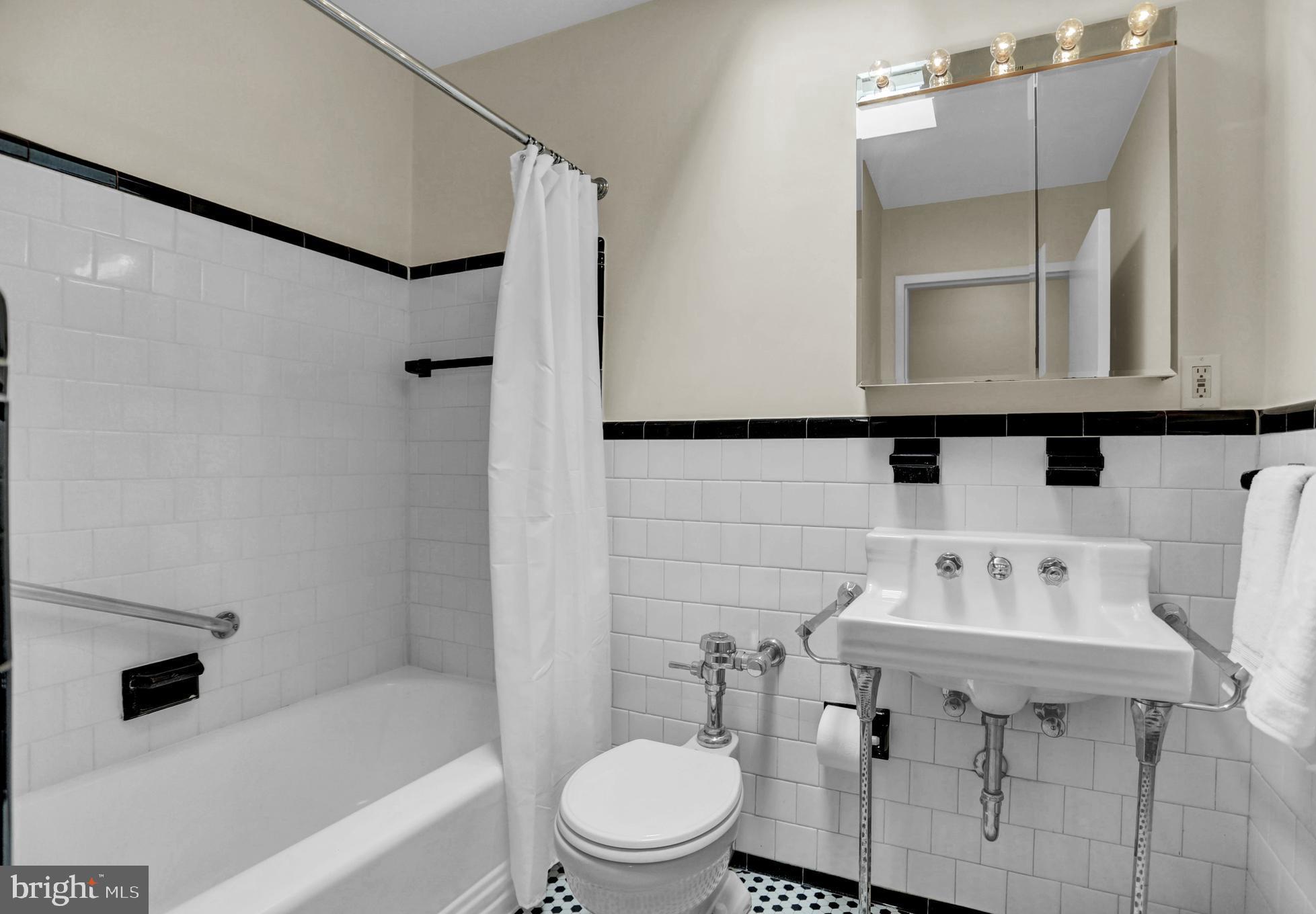 LAKEHURST - Residential