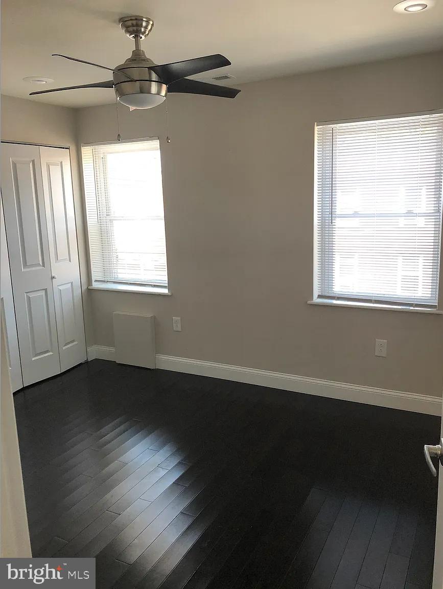 PASSYUNK SQUARE - Commercial Sale