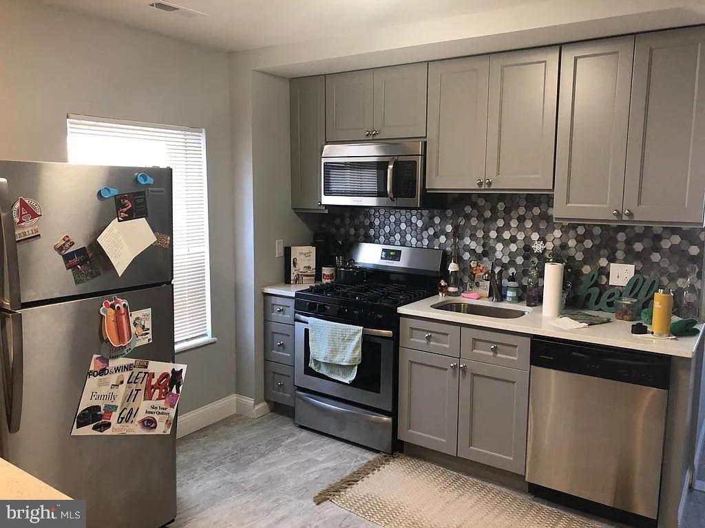 PASSYUNK SQUARE - Commercial Sale