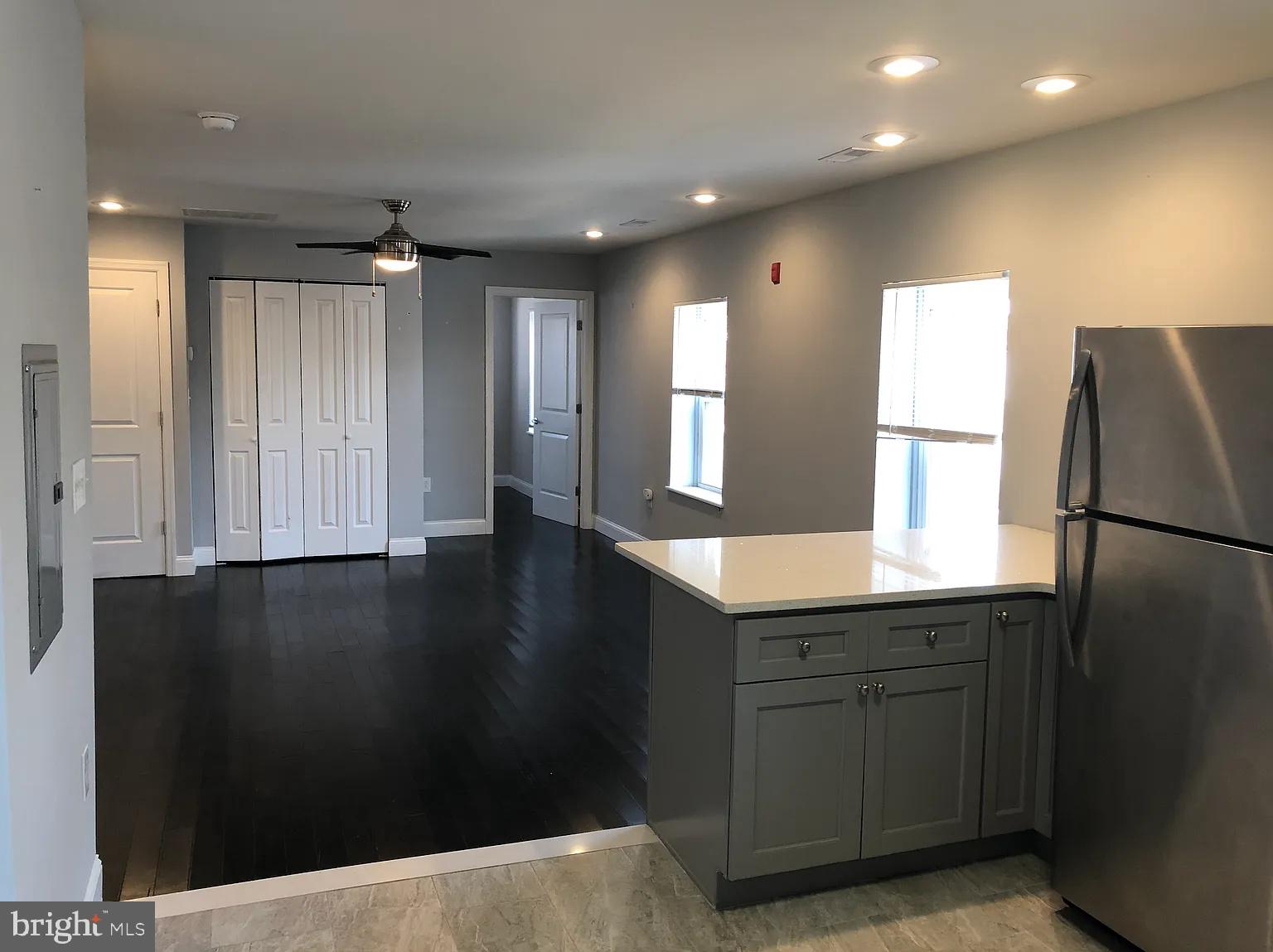 PASSYUNK SQUARE - Commercial Sale