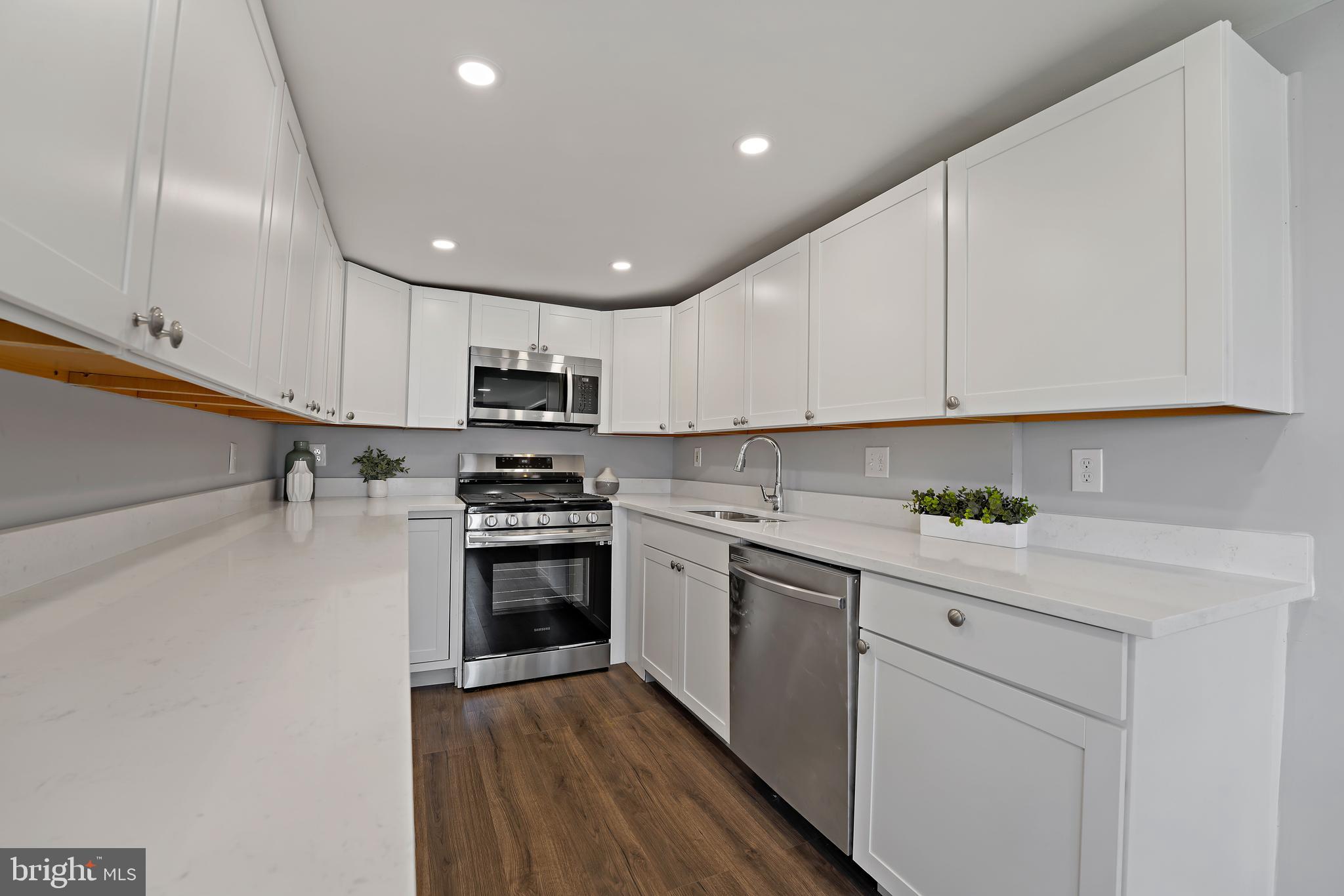 CARMODY HILLS - Residential