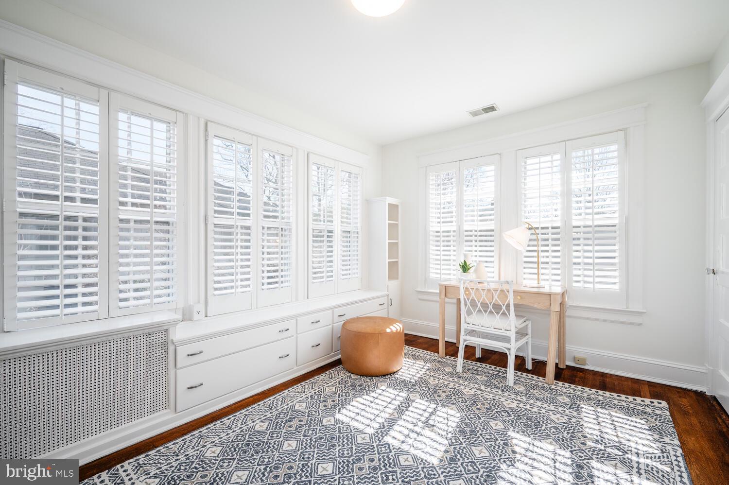 CHEVY CHASE VILLAGE - Residential