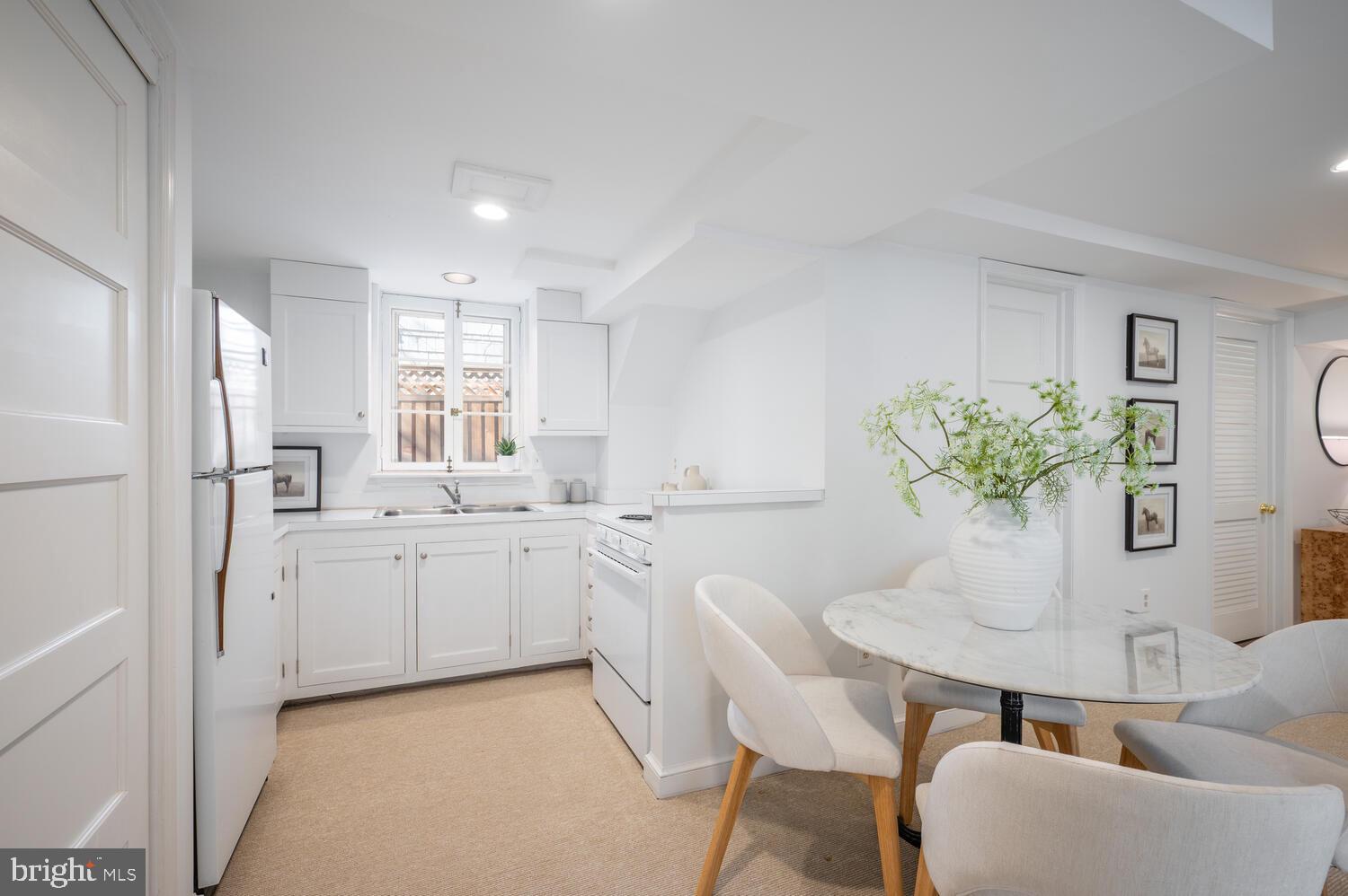 CHEVY CHASE VILLAGE - Residential