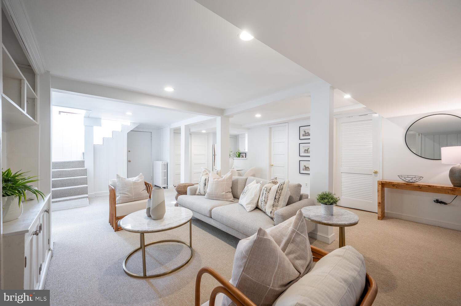 CHEVY CHASE VILLAGE - Residential