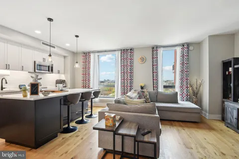 MLS: DCDC2192980
