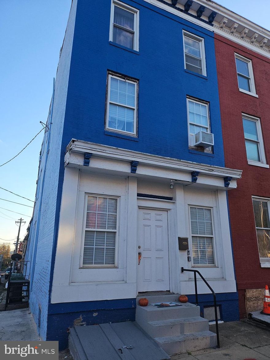 INVESTORS! 3 rooms rented to regularly paying Tenants!!! 2 rooms currently used for Air BnB. Building is in good shape, one of my best cash flowing properties. Switching business focus from rentals to flips. Come see and run the numbers for yourself, if you're doing rentals, you will love this.