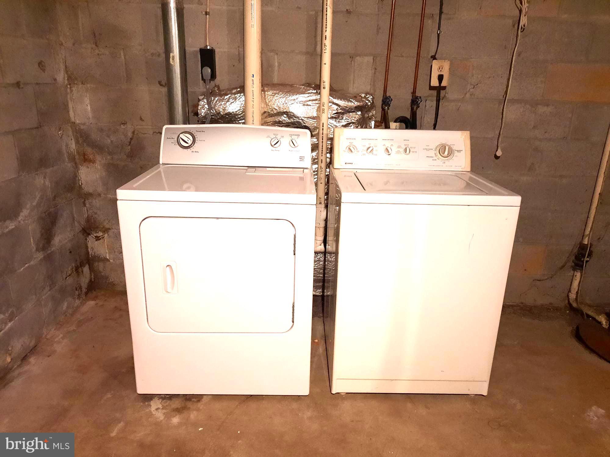 CLOVERFIELD MANOR - Residential Lease