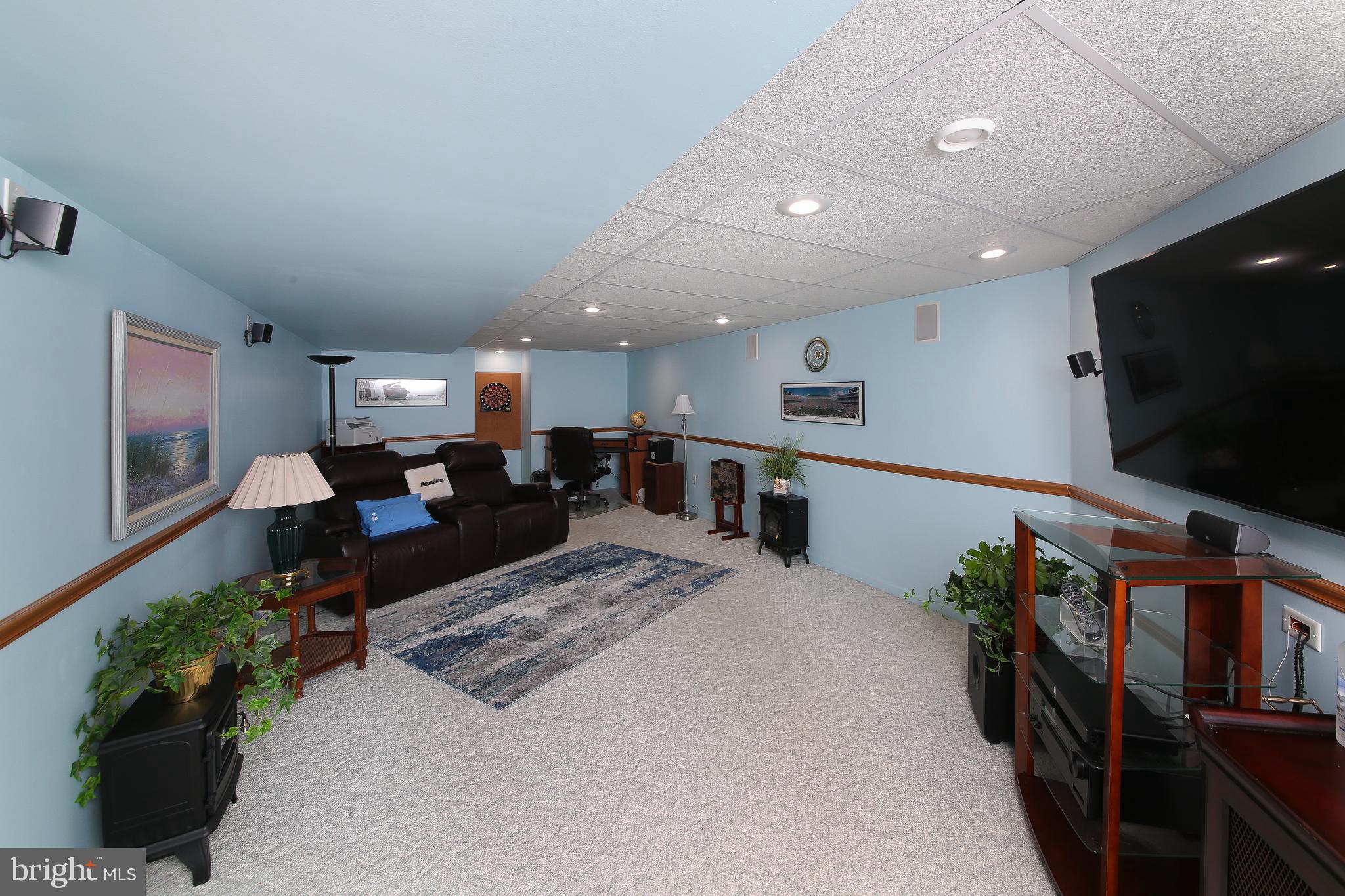 THE HIGHLANDS - Residential