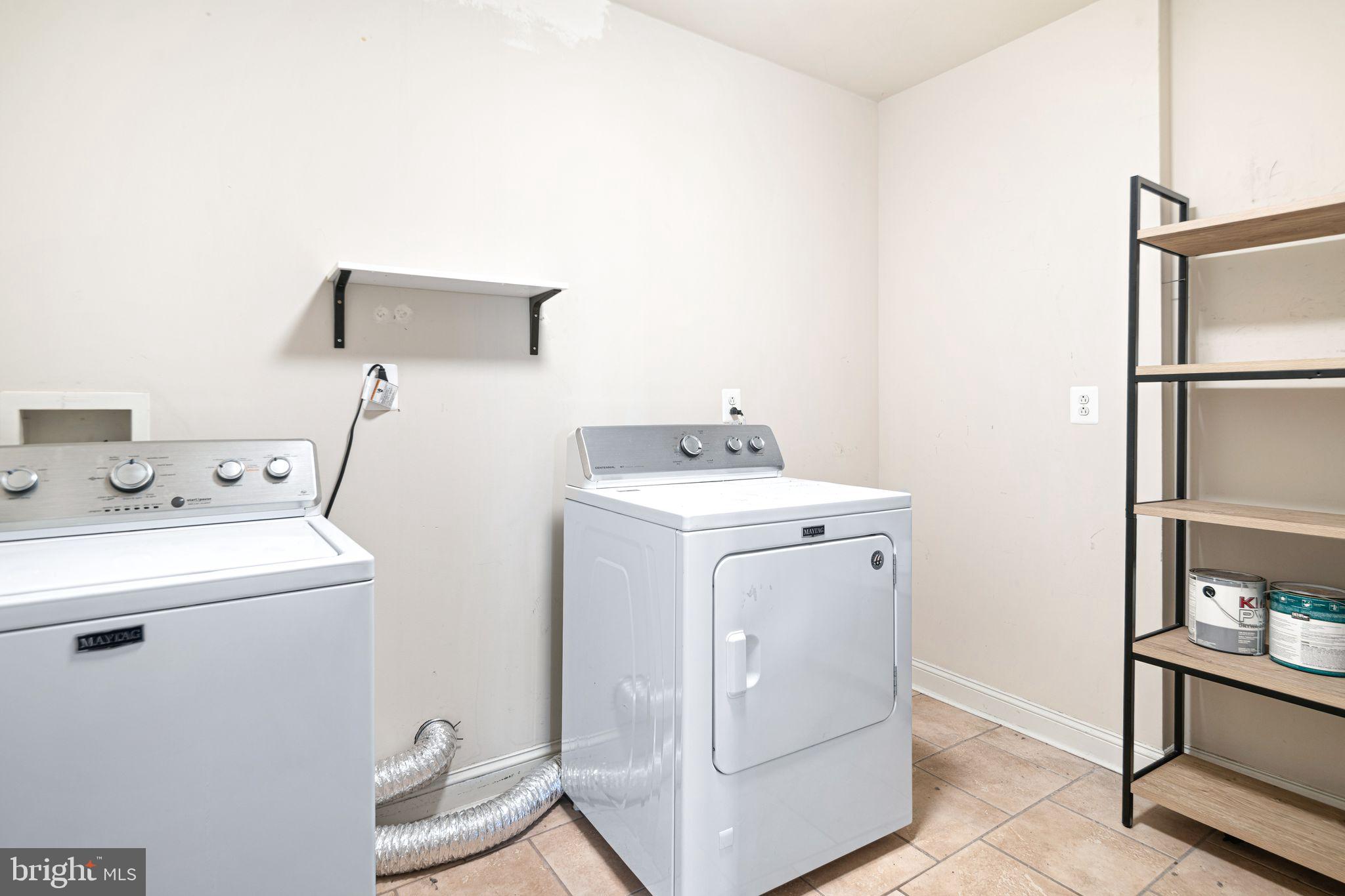LOWER MOYAMENSING - Commercial Sale