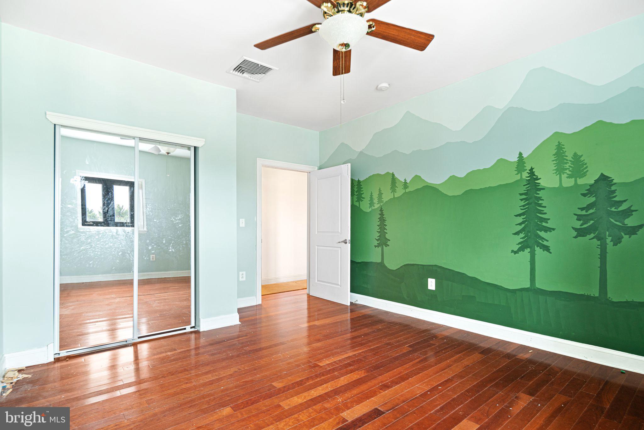 LOWER MOYAMENSING - Commercial Sale
