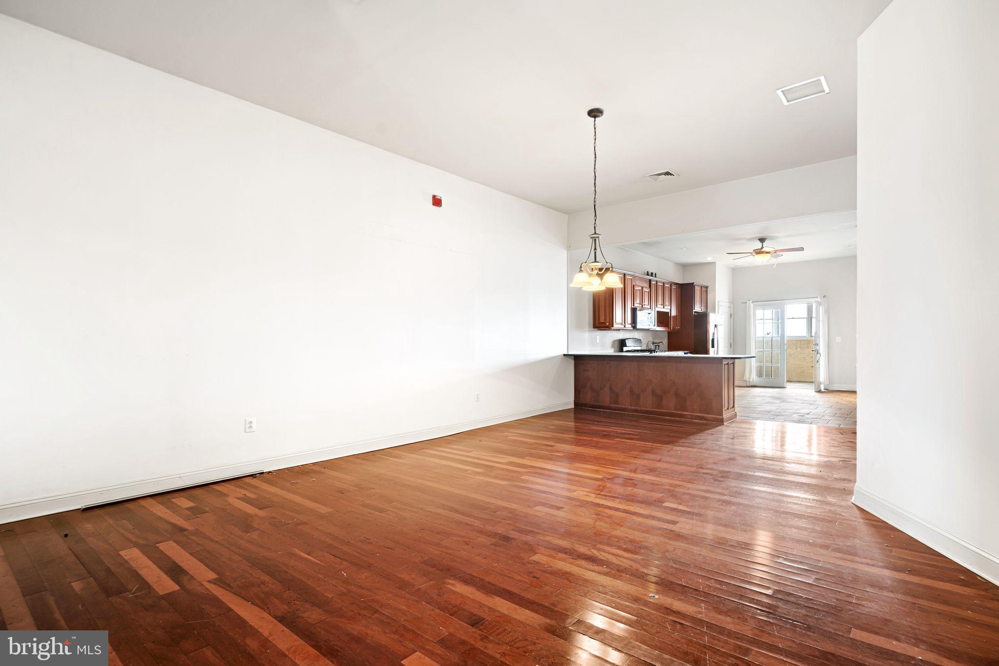 LOWER MOYAMENSING - Commercial Sale