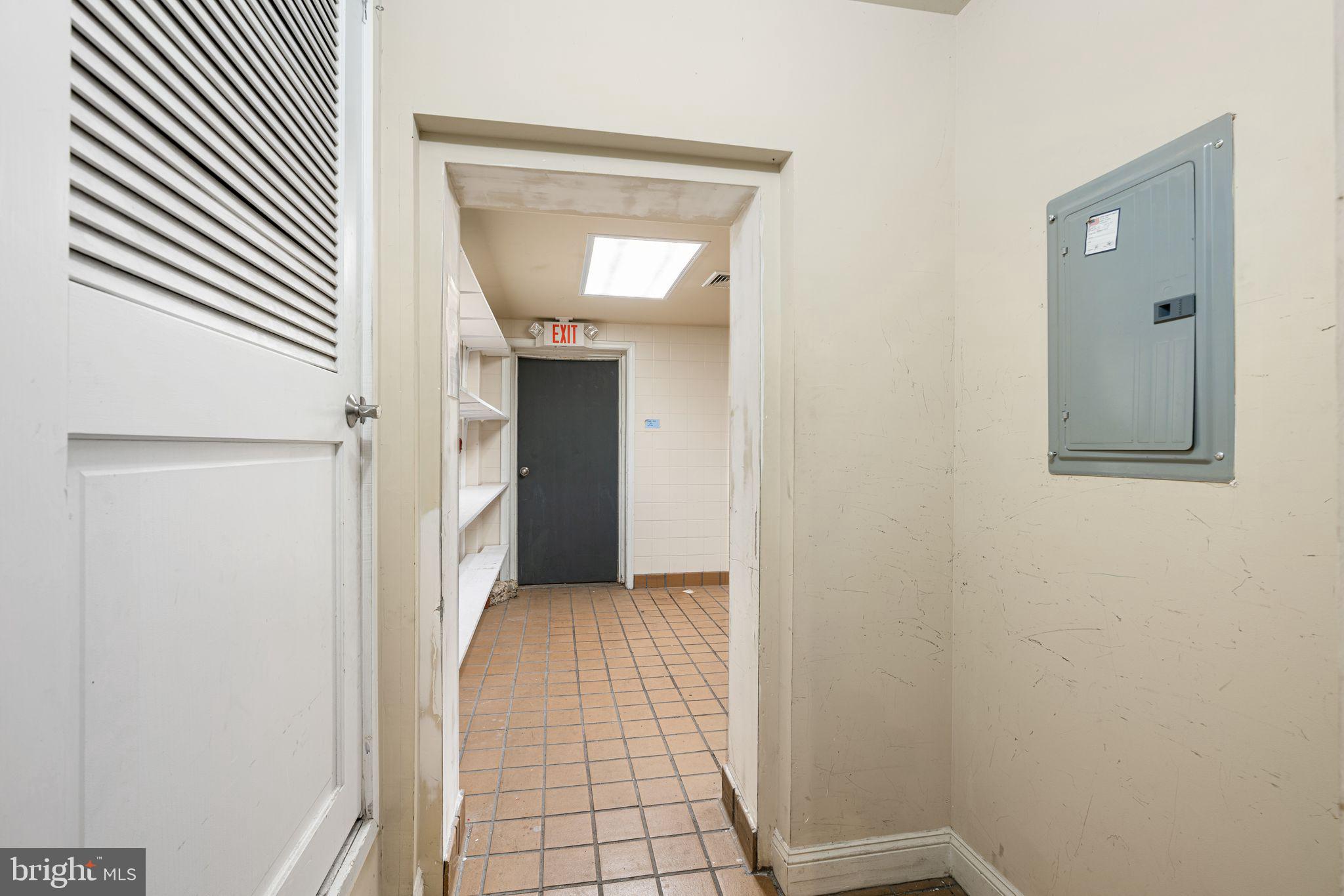 LOWER MOYAMENSING - Commercial Sale