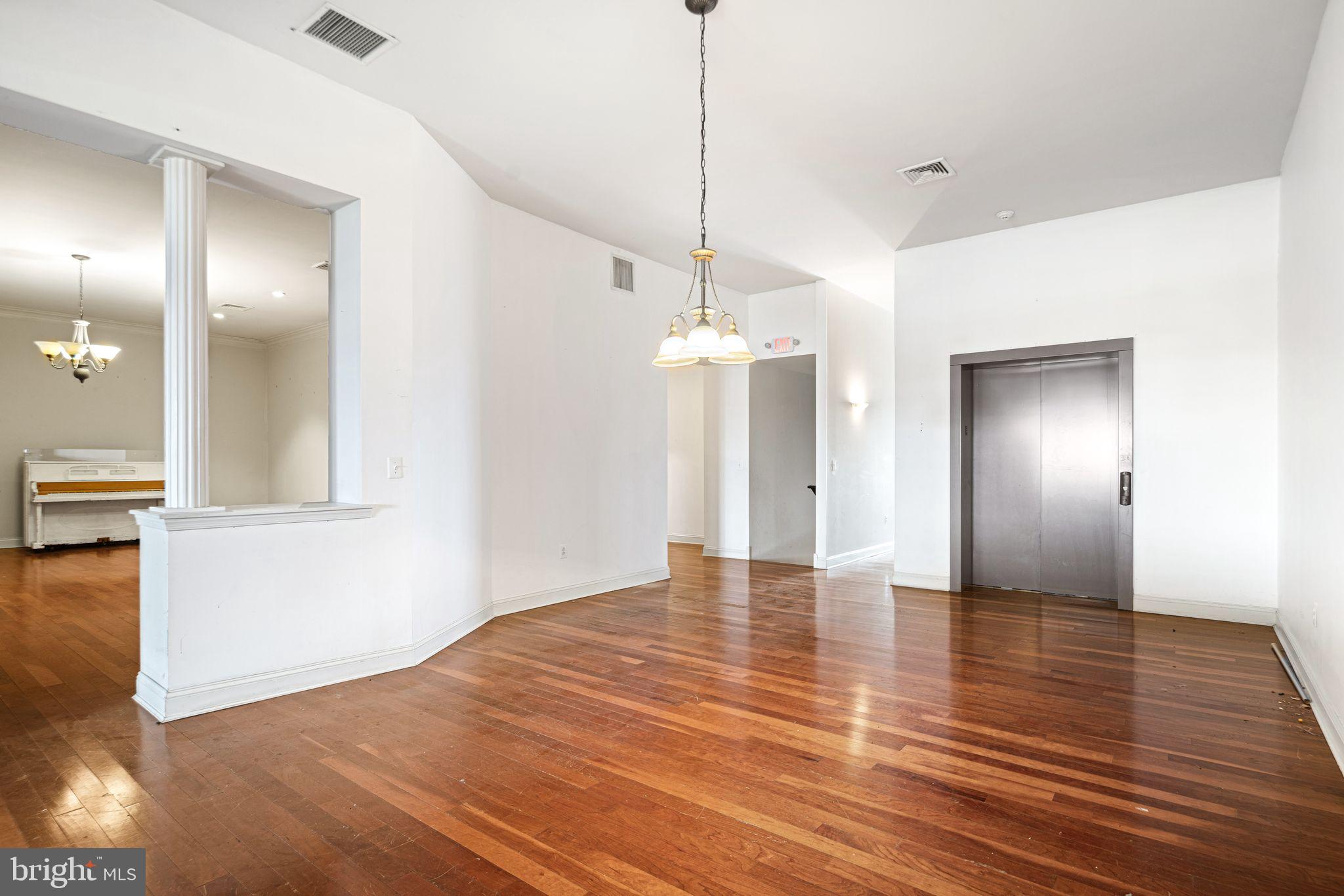LOWER MOYAMENSING - Commercial Sale