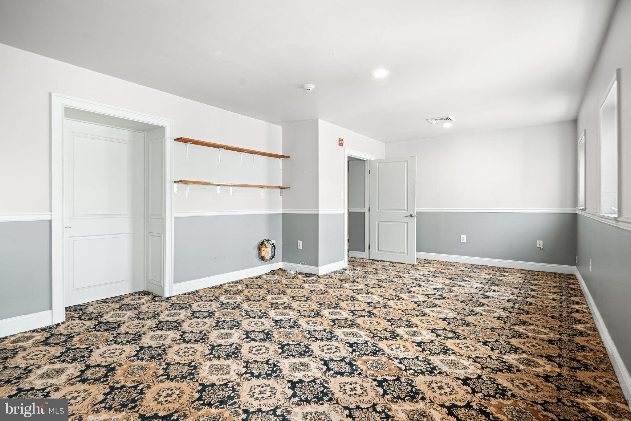 LOWER MOYAMENSING - Commercial Sale