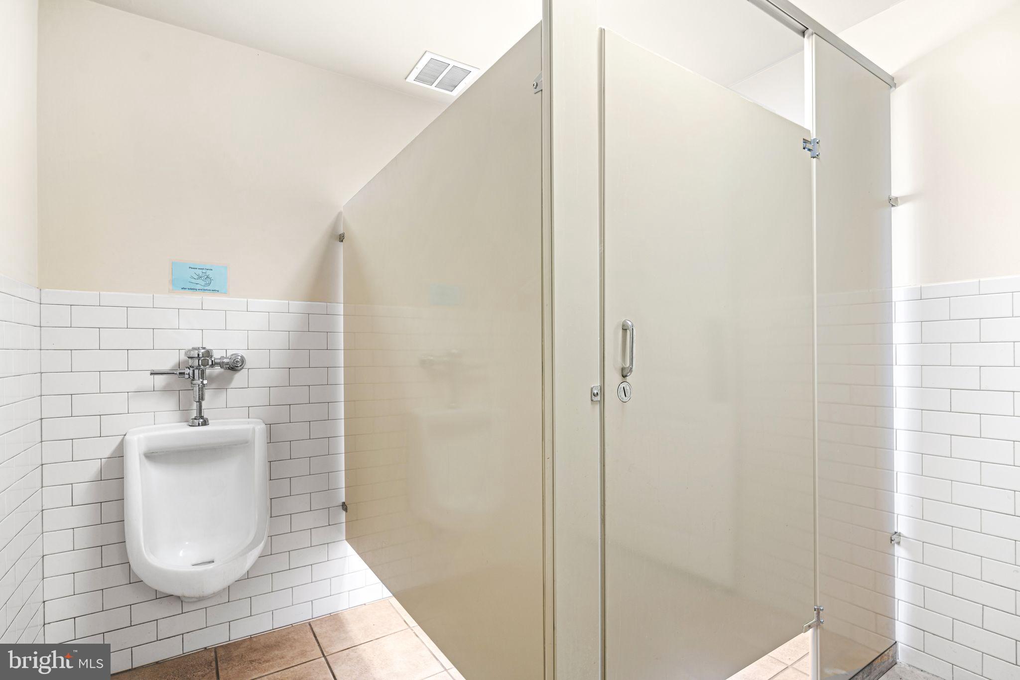 LOWER MOYAMENSING - Commercial Sale