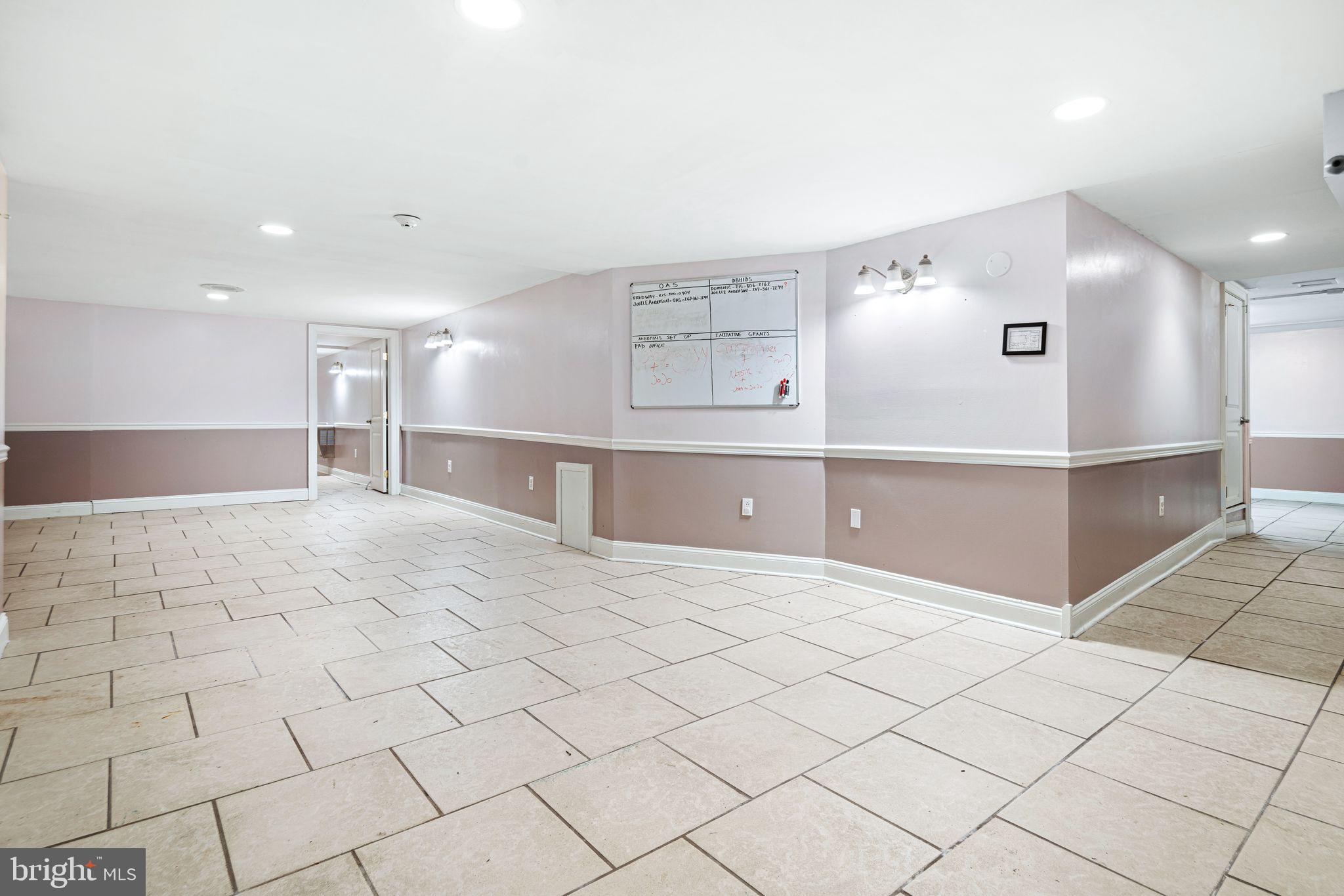 LOWER MOYAMENSING - Commercial Sale