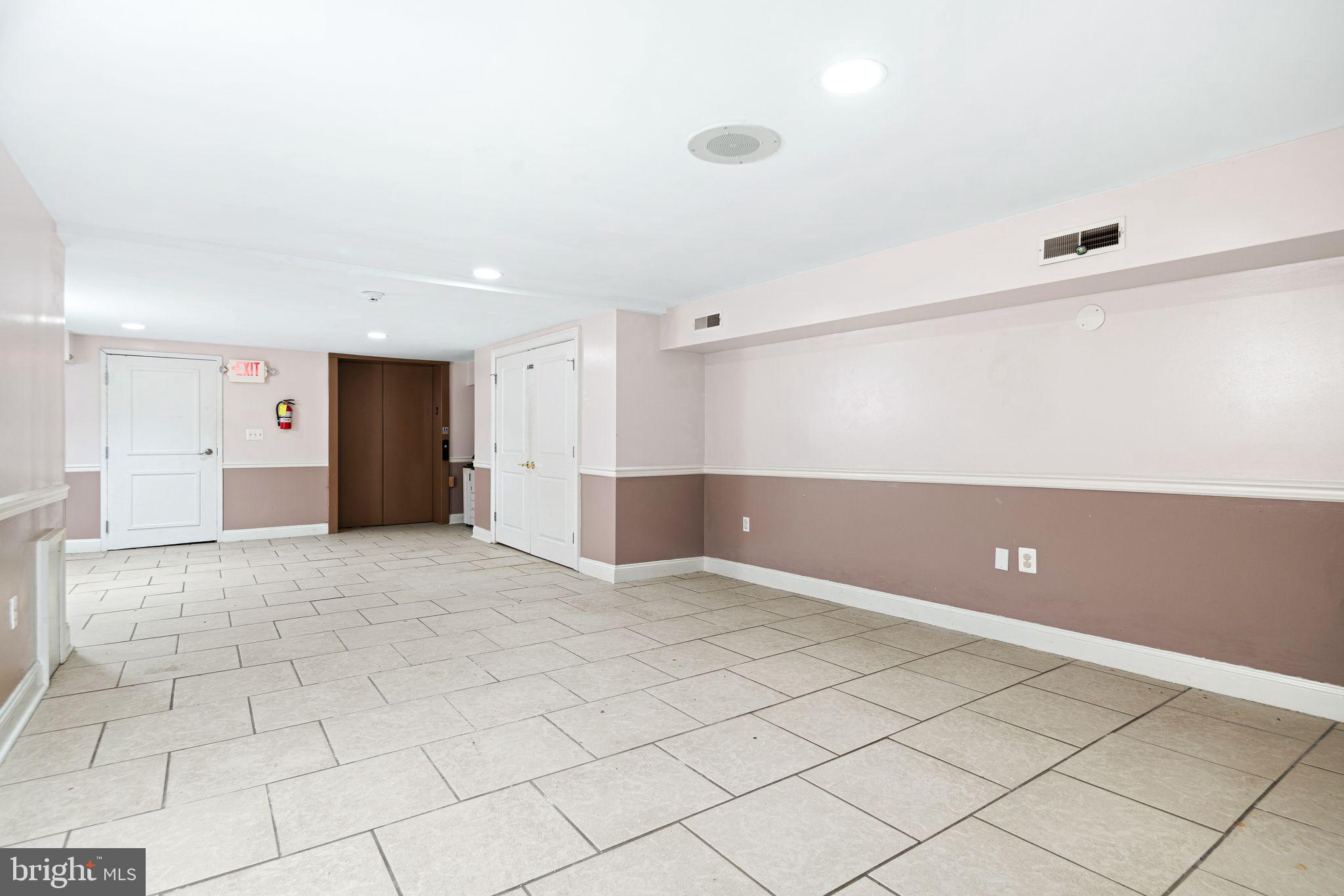 LOWER MOYAMENSING - Commercial Sale