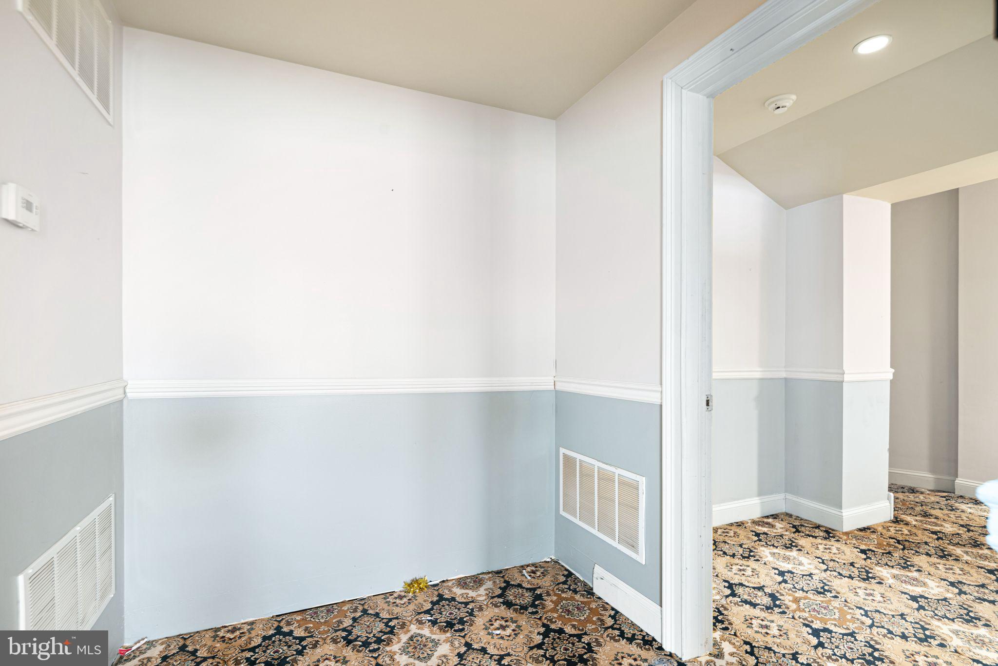 LOWER MOYAMENSING - Commercial Sale