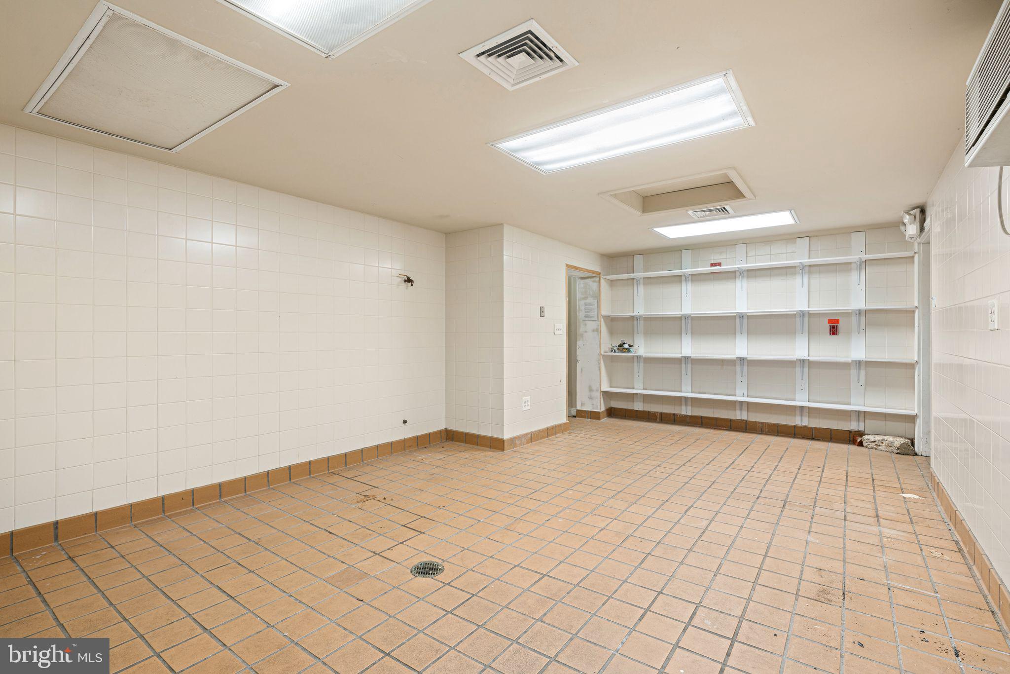 LOWER MOYAMENSING - Commercial Sale