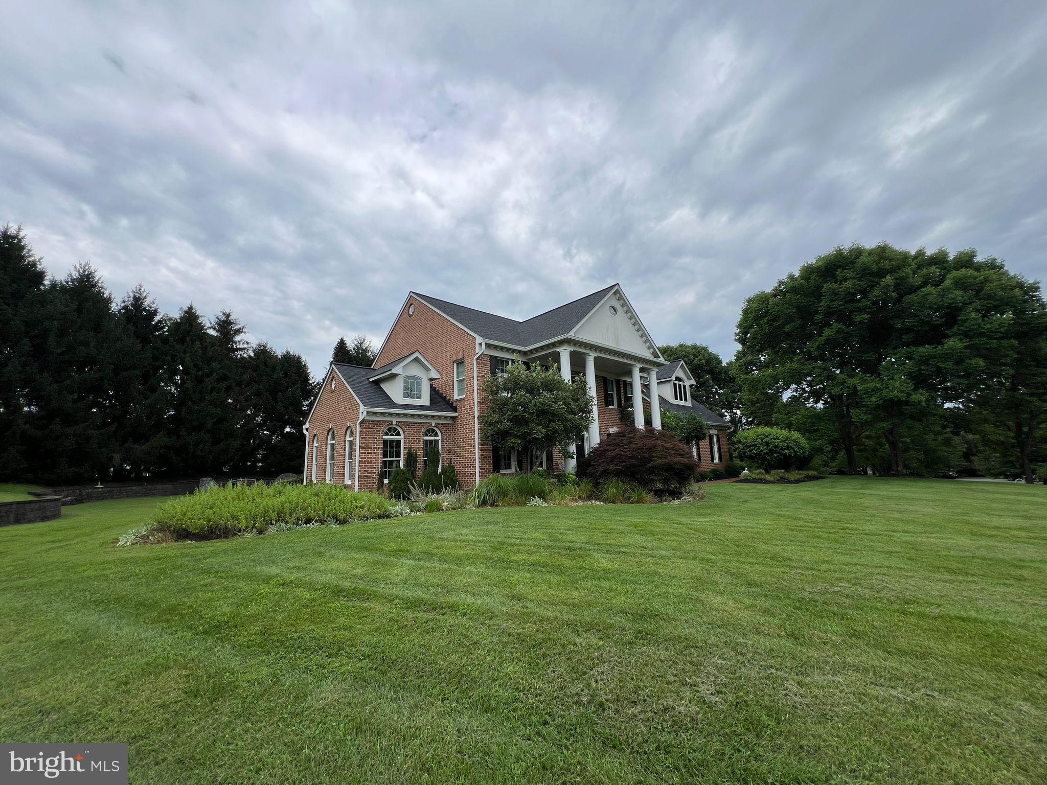 3131 RIVER VALLEY CHASE